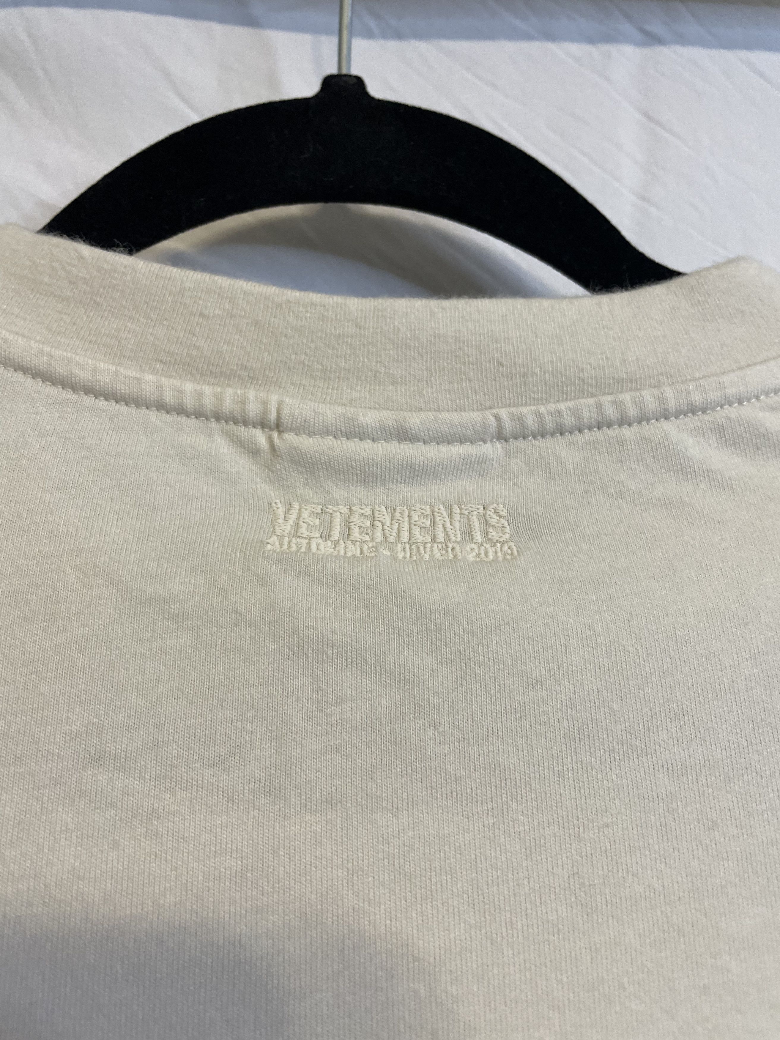 Vetements Vetements Friday Tee Size US S / EU 44-46 / 1 - 4 Thumbnail