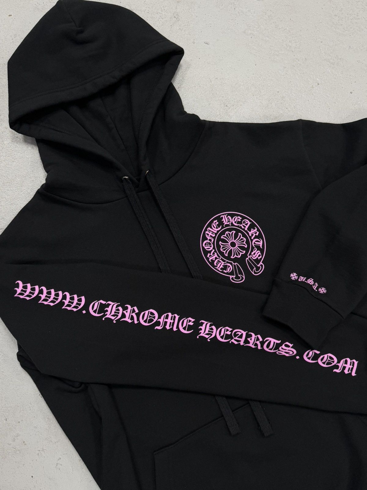Chrome Hearts Chrome Hearts Exclusive Pink Horseshoe Logo Hoodie Black Size US XL / EU 56 / 4 - 4 Thumbnail