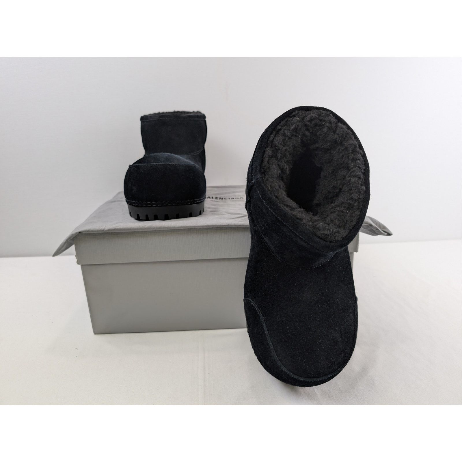 Balenciaga o1rshd1 Suede/Fake Shearling Alaska Fur Bootie Boots Black Size US 9 / EU 42 - 20 Thumbnail