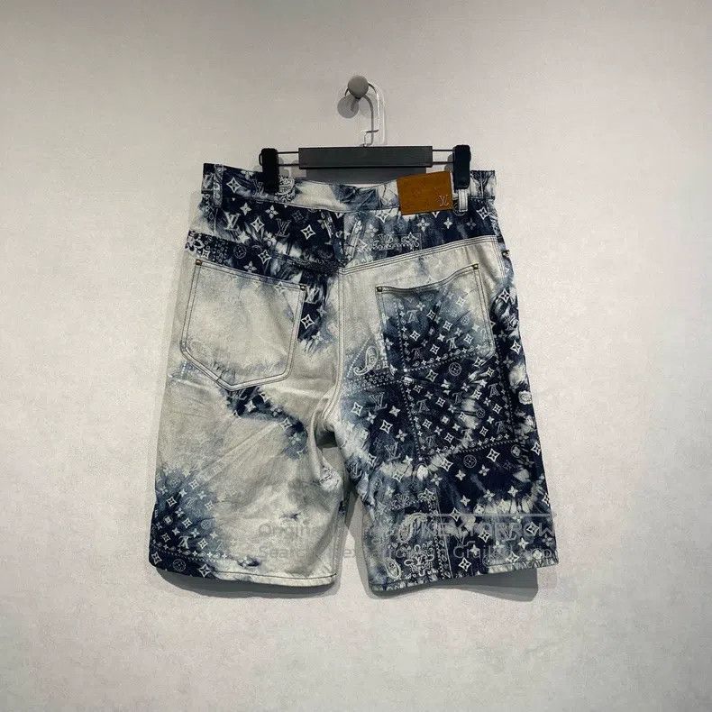 Louis Vuitton Louis Vuitton Cashew flower logo printed denim shorts Size US 34 / EU 50 - 2 Thumbnail