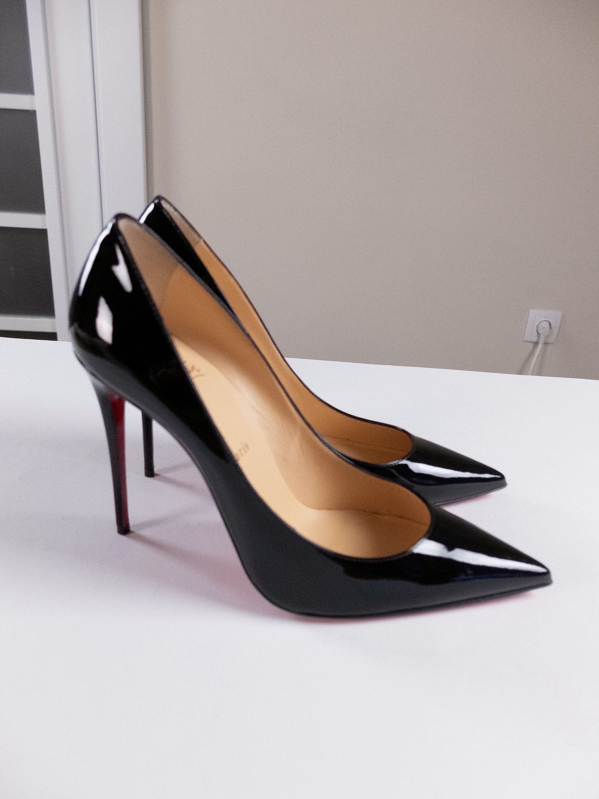 Christian Louboutin CHRISTIAN LOUBOUTIN Kate black patent leather pumps 10 Size US 10 / IT 40 - 6 Thumbnail