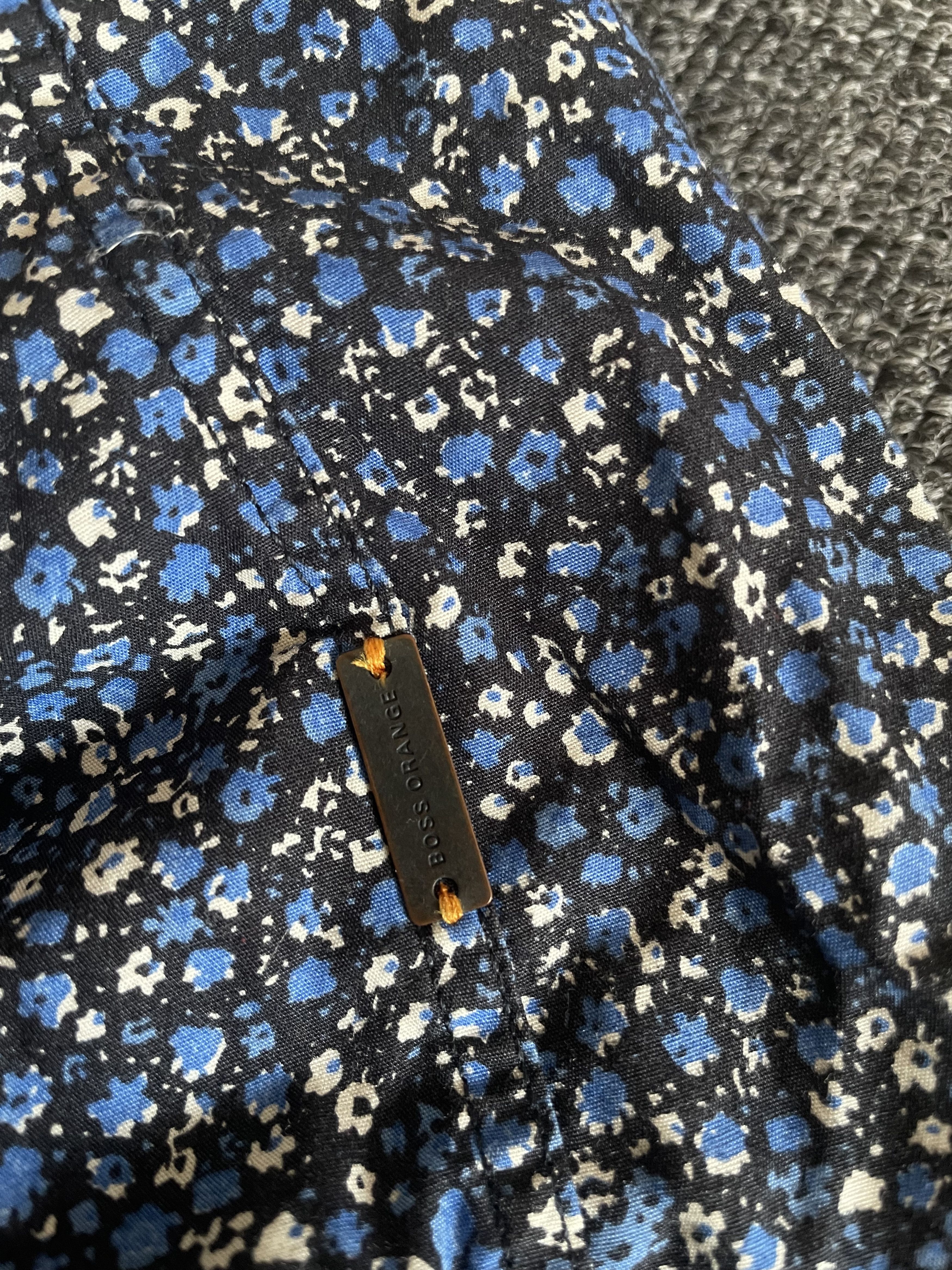 Hugo Boss Hugo Boss shirt size L Size US L / EU 52-54 / 3 - 6 Thumbnail