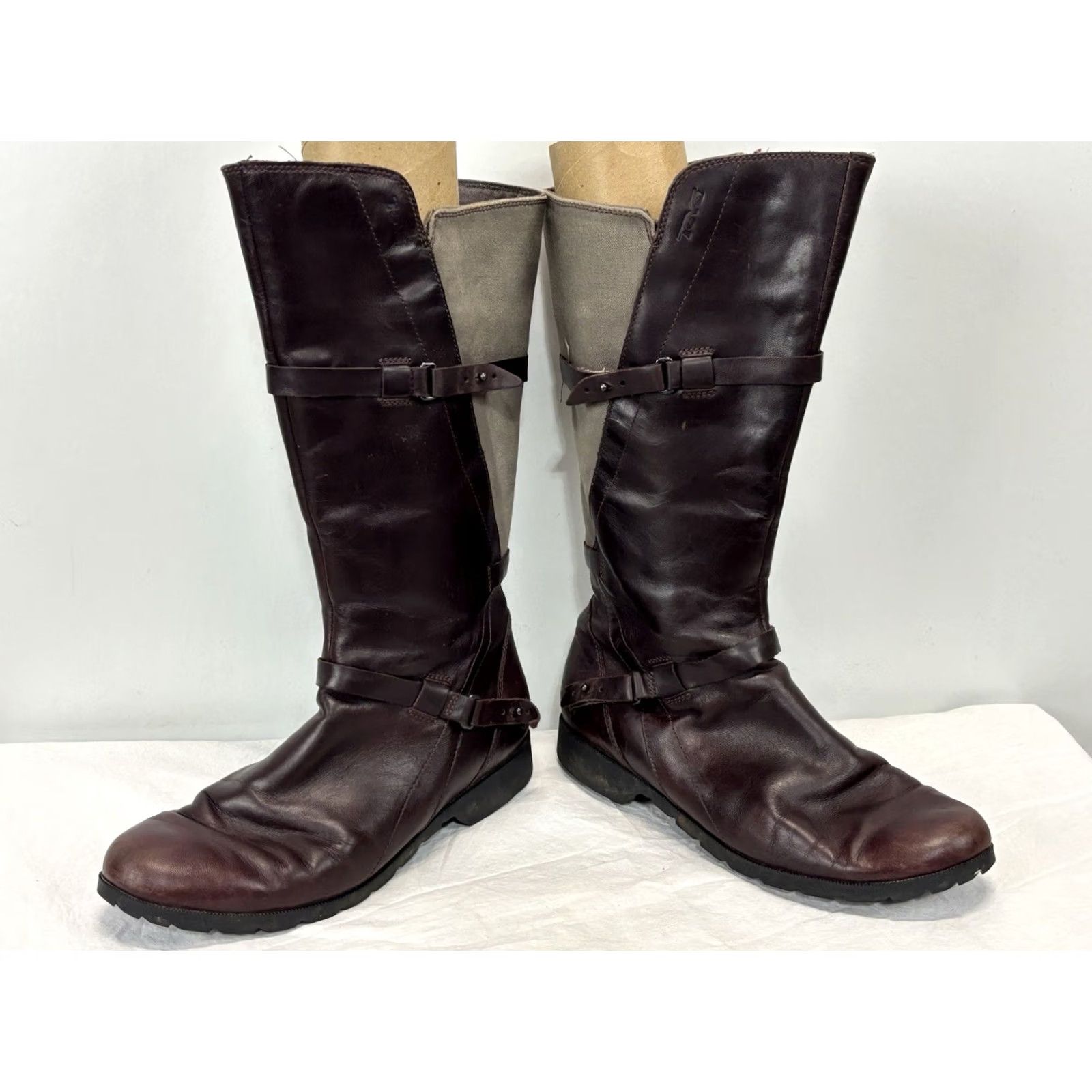 Teva Teva Womens Boot Riding 11 Brown Leather Zipper Waterproof Mid-Calf Block Heel Size US 11 / IT 41 - 2 Thumbnail