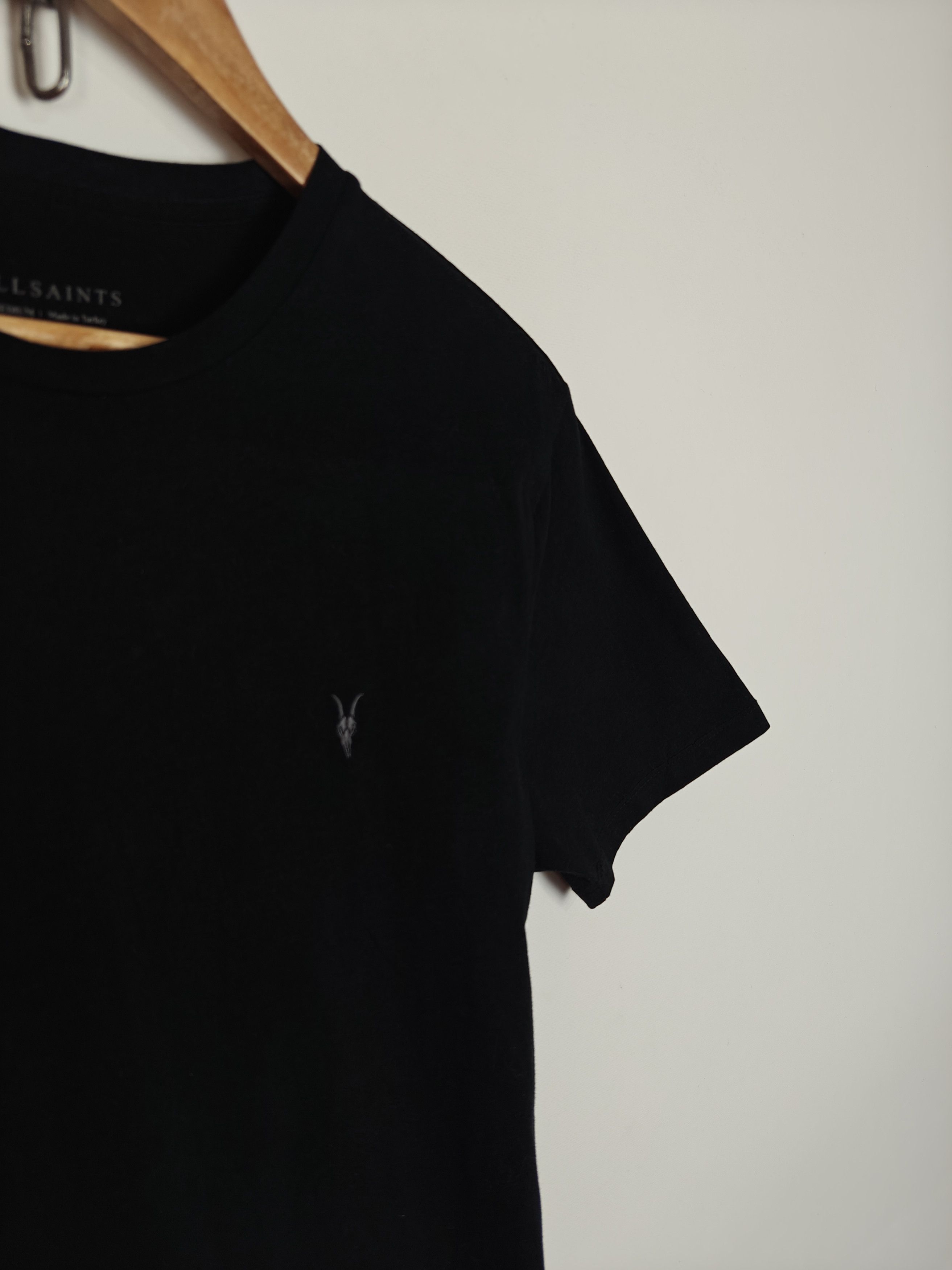 Allsaints Allsaints Basic T-Shirt Small Logo Tee Black size M Size US M / EU 48-50 / 2 - 4 Thumbnail