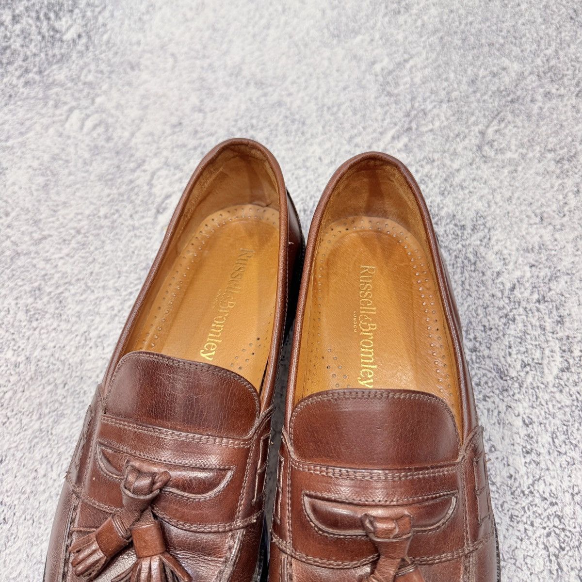 Russell & Bromley Russel & Bromley Mens Brown Leather Tassell Loafers US9.5 Size US 9.5 / EU 42-43 - 9 Thumbnail