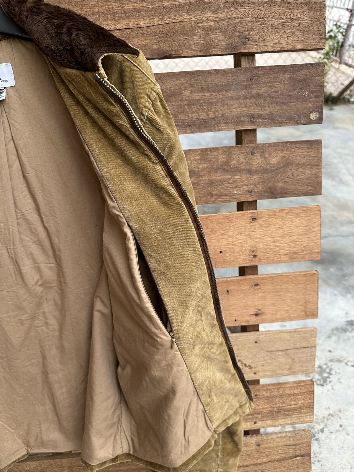 Armani Exchange Vintage Armani Exchange Curdoroy Sherpa Jacket Size US S / EU 44-46 / 1 - 9 Thumbnail