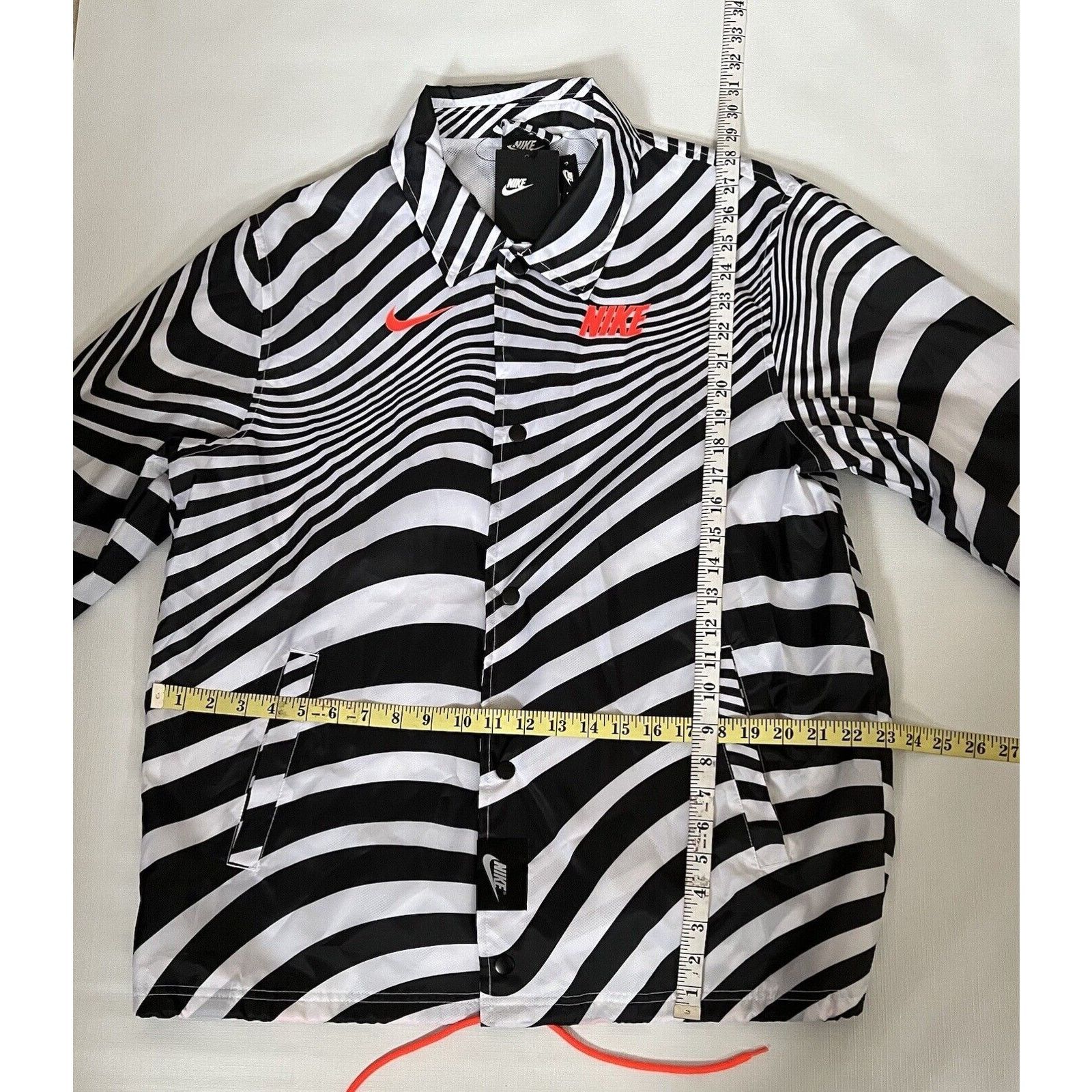 Nike Sportswear Men's Air Max Black/White Coaches Jacket L