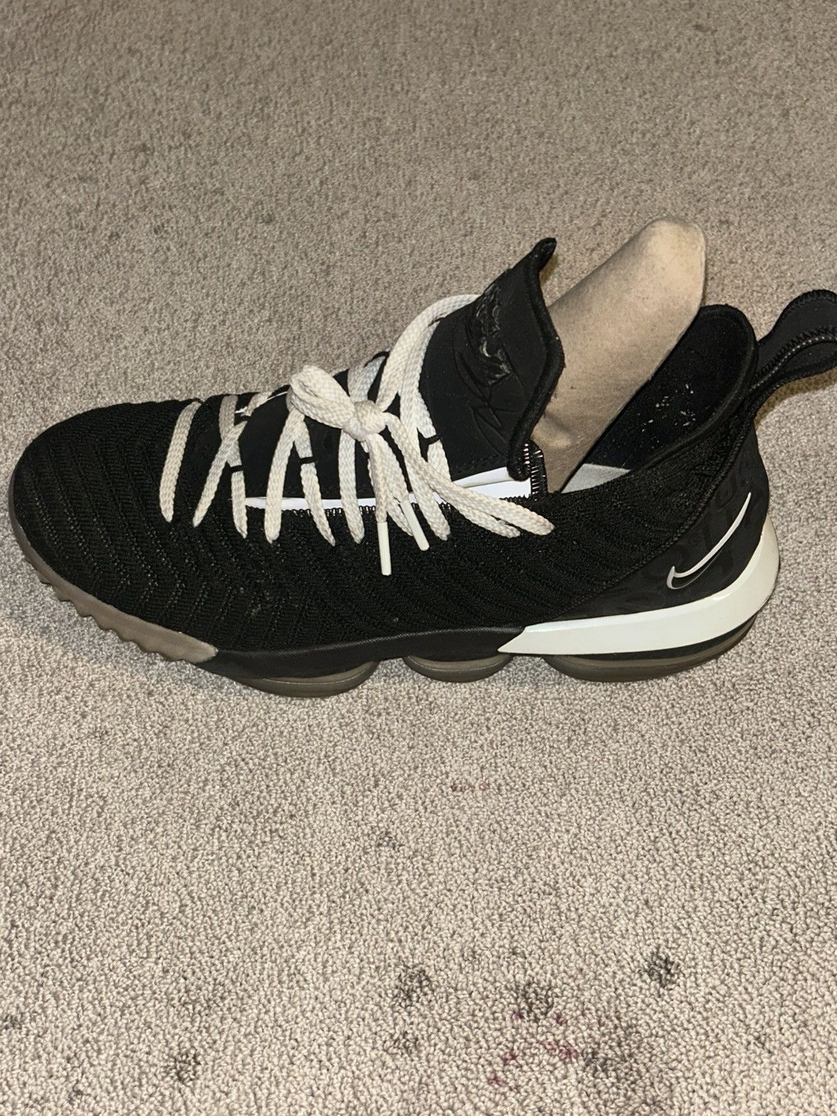 Nike × Vintage Nike LeBron 16 Equality Away (2019) Size US 11 / EU 44 - 2 Thumbnail