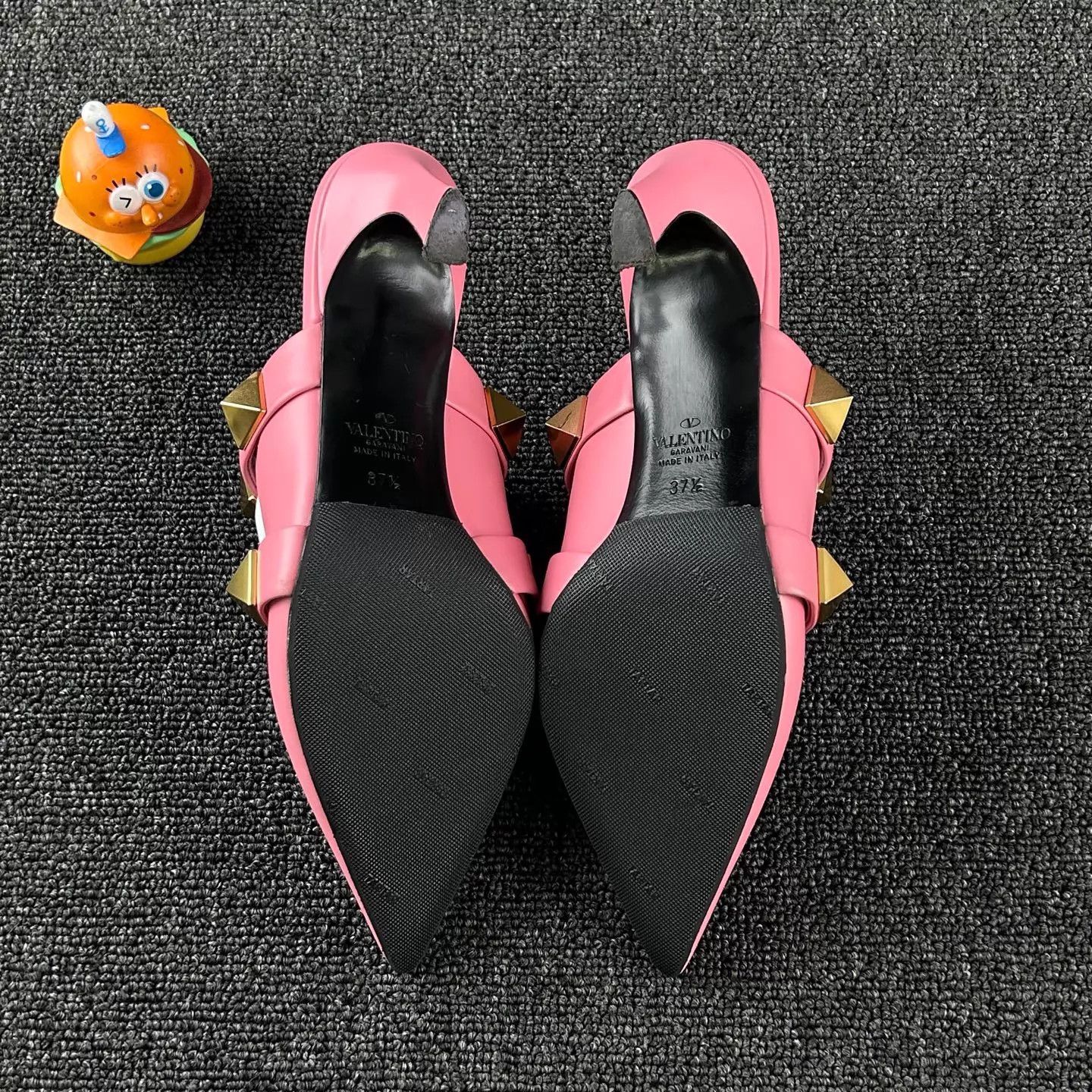 Valentino Valentino pink heels gold large studs size 37.5 Size US 7 / IT 37 - 6 Thumbnail