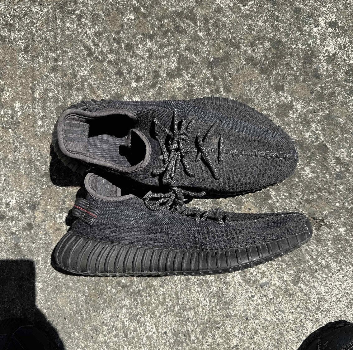 Yeezy Adidas Yeezy Boost 350 v2 black none reflective Size US 10.5 / EU 43-44 - 4 Thumbnail