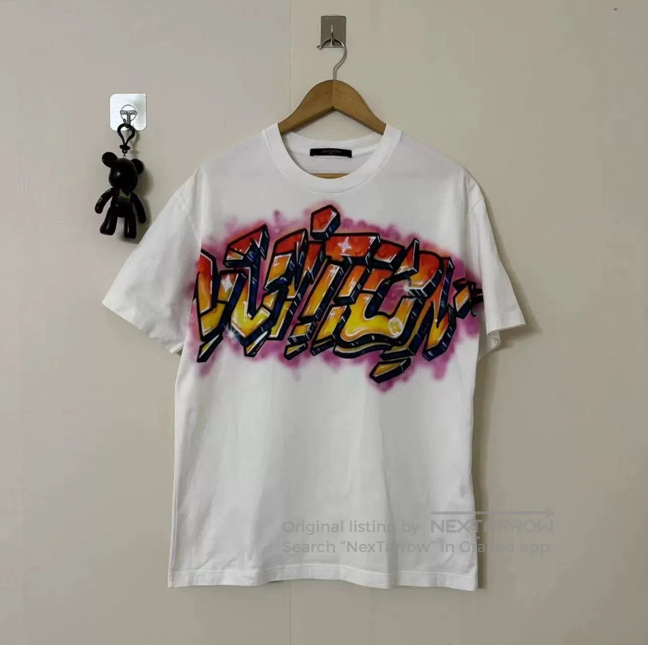 Louis Vuitton graffiti logo short sleeve t-shirt. Size US M / EU 48-50 / 2 - 1 Thumbnail