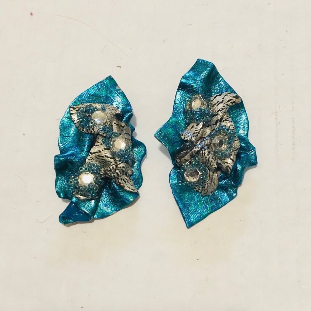 Vintage Stud Earrings Aqua Blue Silver Shimmer Mermaid Shell Ocean Size ONE SIZE - 1 Thumbnail