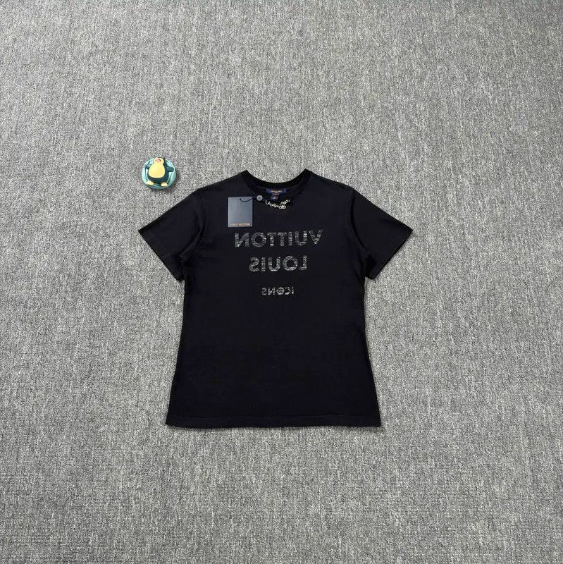 Louis Vuitton Louis Vuitton Black Cotton Women's T-Shirt 0089 Size M / US 6-8 / IT 42-44 - 1 Thumbnail