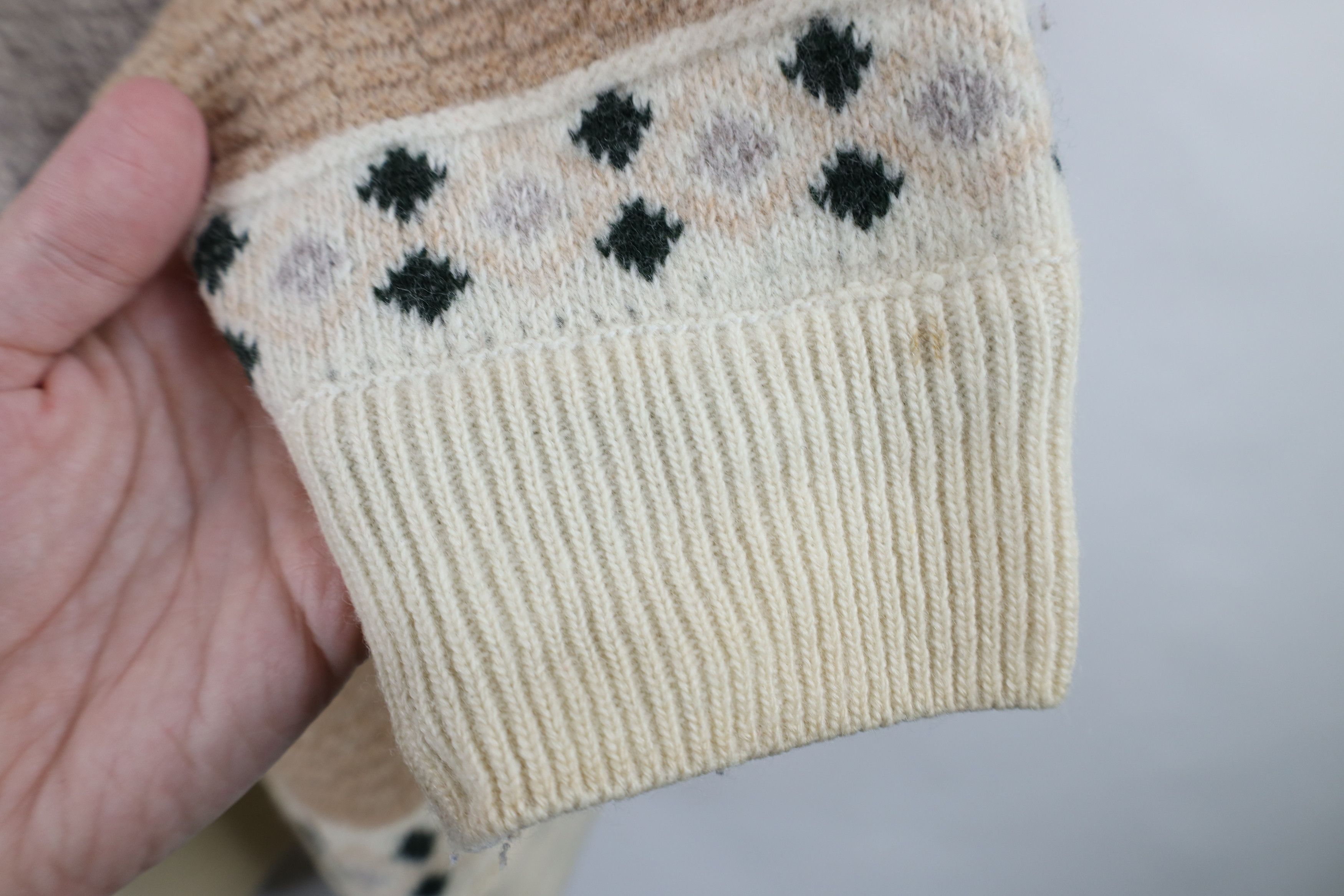 Vintage Vintage 90s Streetwear Knit Fair Isle V-Neck Sweater USA Size US XL / EU 56 / 4 - 8 Thumbnail