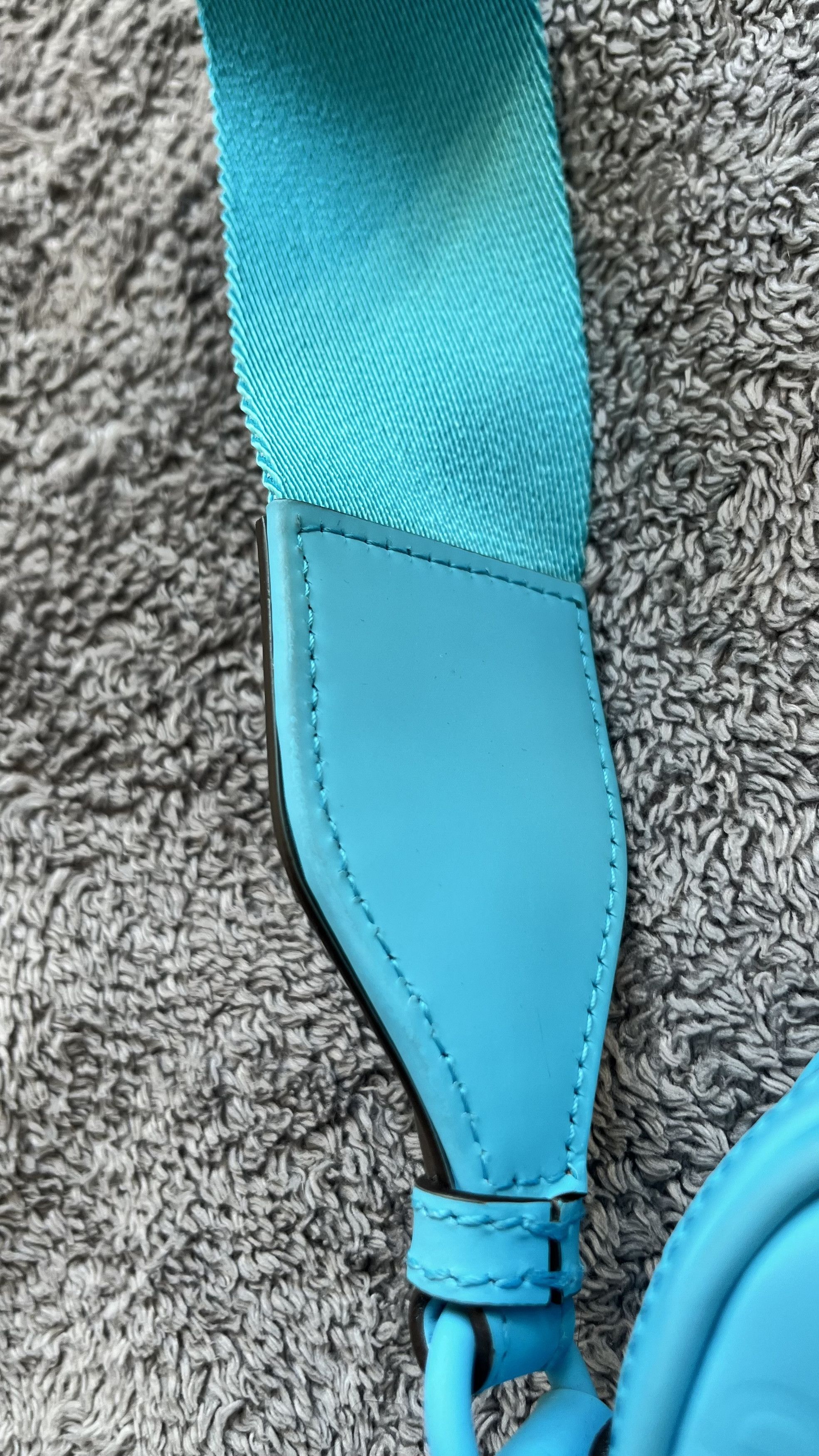 Gucci Gucci Front Zip GG Rubber Effect Bag – Light Blue Size ONE SIZE - 7 Thumbnail