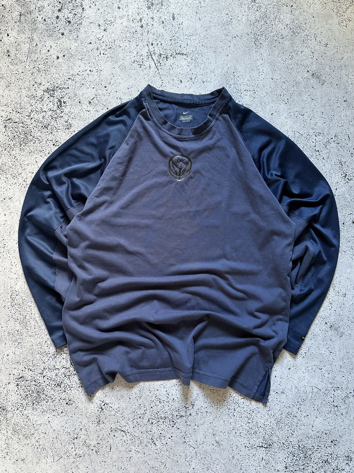 Vintage Vintage Nike Center Logo Drill Long Sleeve T-shirt Y2K USA Size US M / EU 48-50 / 2 - 2 Thumbnail