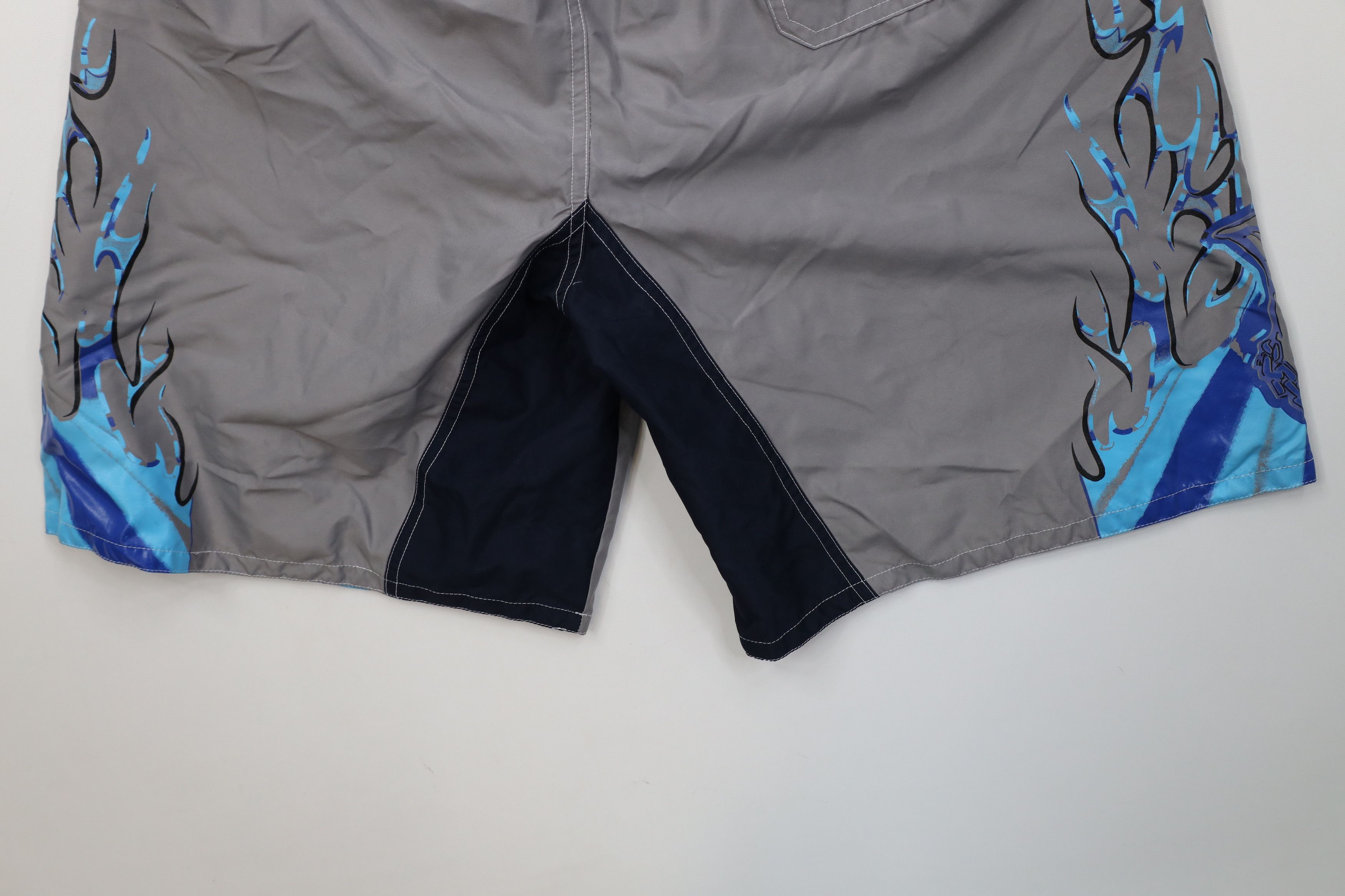Vintage Vintage 90s Y2K Streetwear Fire Flames Shorts Swim Trunks Size US 32 / EU 48 - 10 Thumbnail