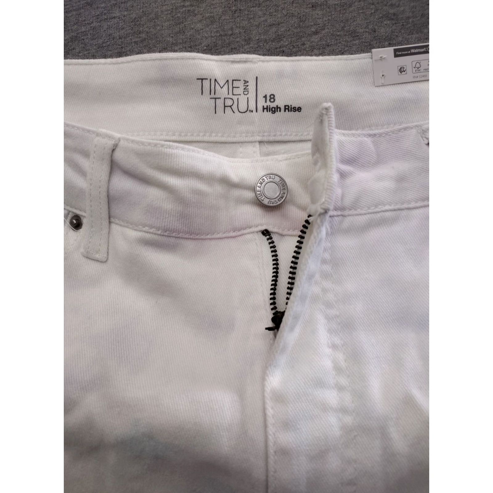 Vintage Time And Tru Jeans Time And Tru High Rise Jeans White Tie Dye 18 Womens Jeans White Tie Dye 18 Size 40" / US 18 - 2 Thumbnail