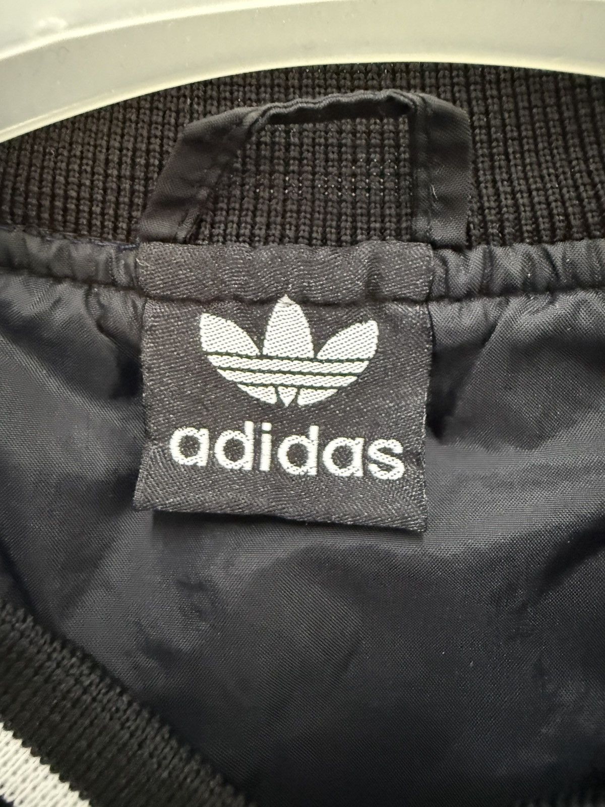 Adidas 🔥 VTG 90s Adidas Trefoil Side Tape V-Neck Back Hit Logo - L Size US L / EU 52-54 / 3 - 10 Thumbnail
