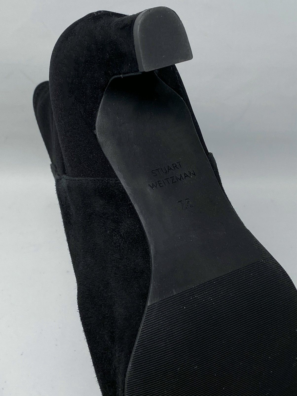 Stuart Weitzman Stuart Weitzman Lauri Point-Toe Suede Booties size 7.5 Size US 7.5 / IT 37.5 - 13 Thumbnail