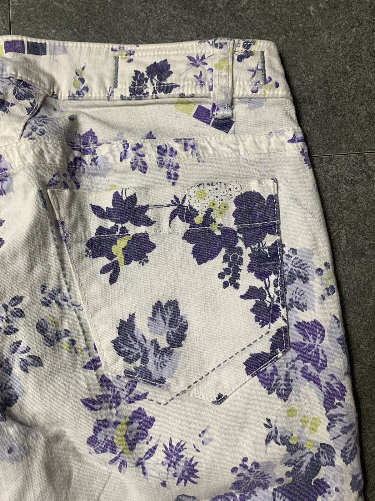 Marithe + Francois Girbaud 2000s Le Casual De Marithe Francois Girbaud Floral Pants Size 30" / US 8 / IT 44 - 16 Thumbnail
