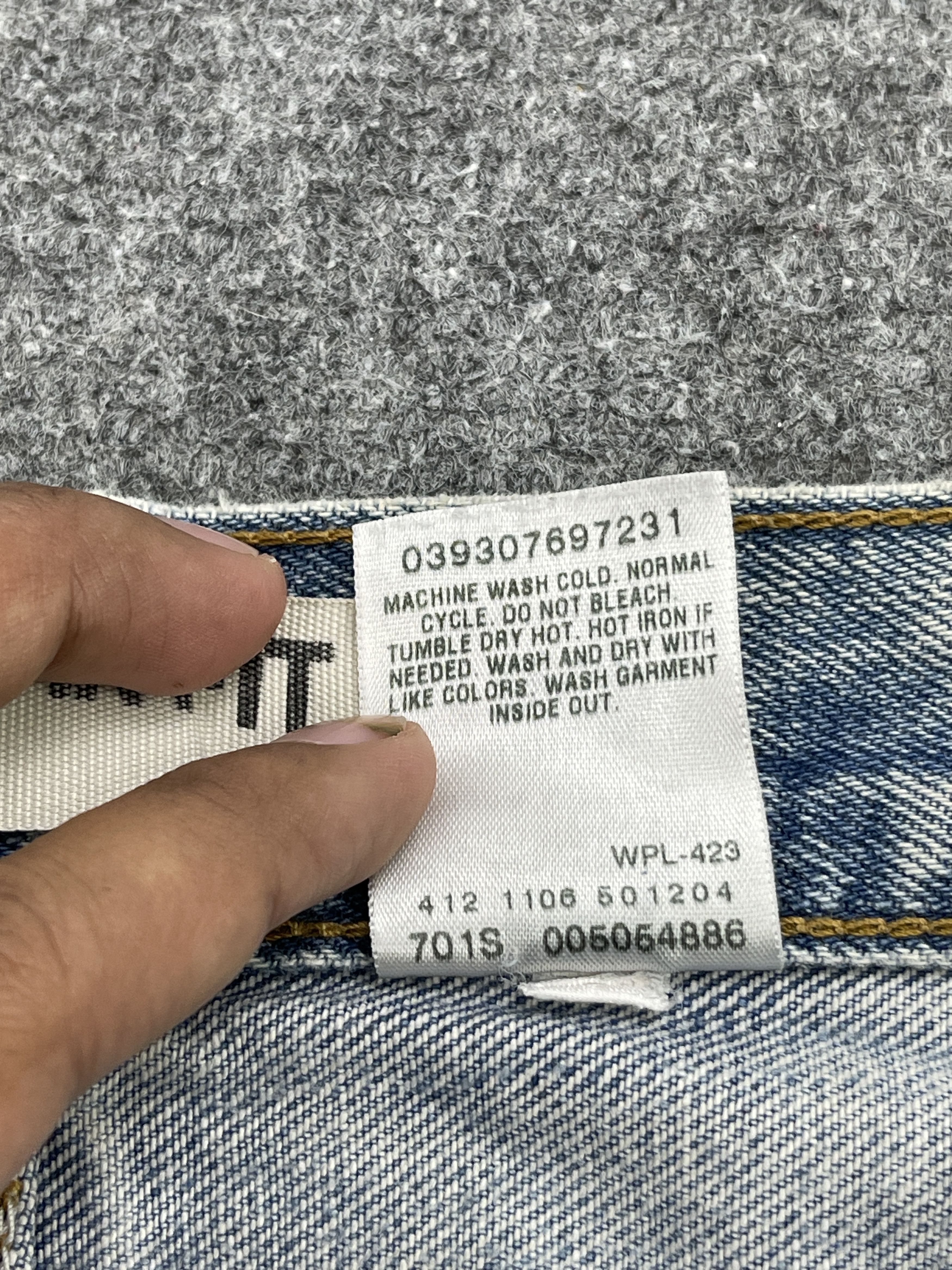 Levi's Vintage Levi's 505 Light Wash Distressed Jeans DP2574 Size US 29 - 8 Thumbnail