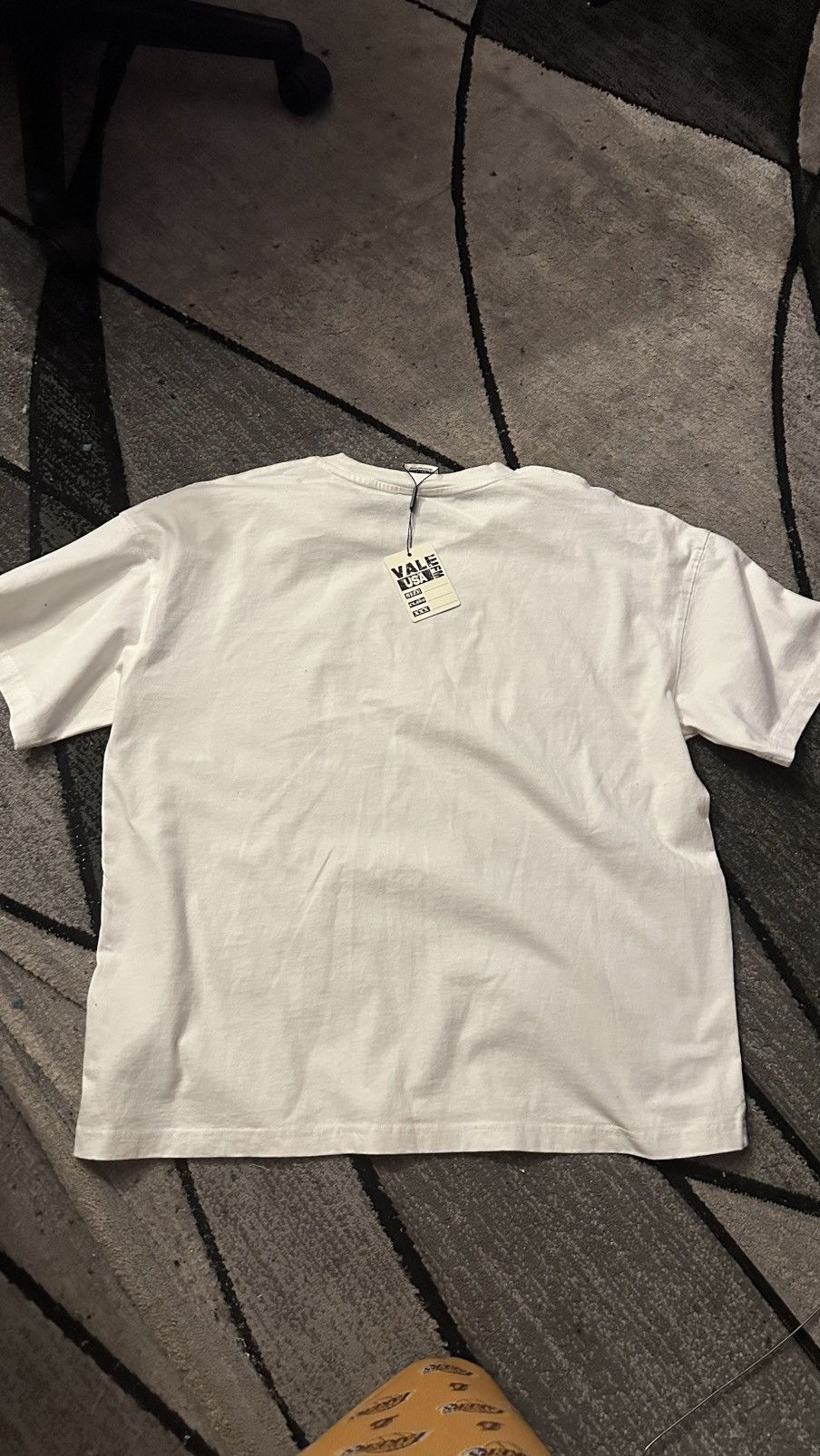Vale White and muti valley tee shirt Size US M / EU 48-50 / 2 - 2 Thumbnail