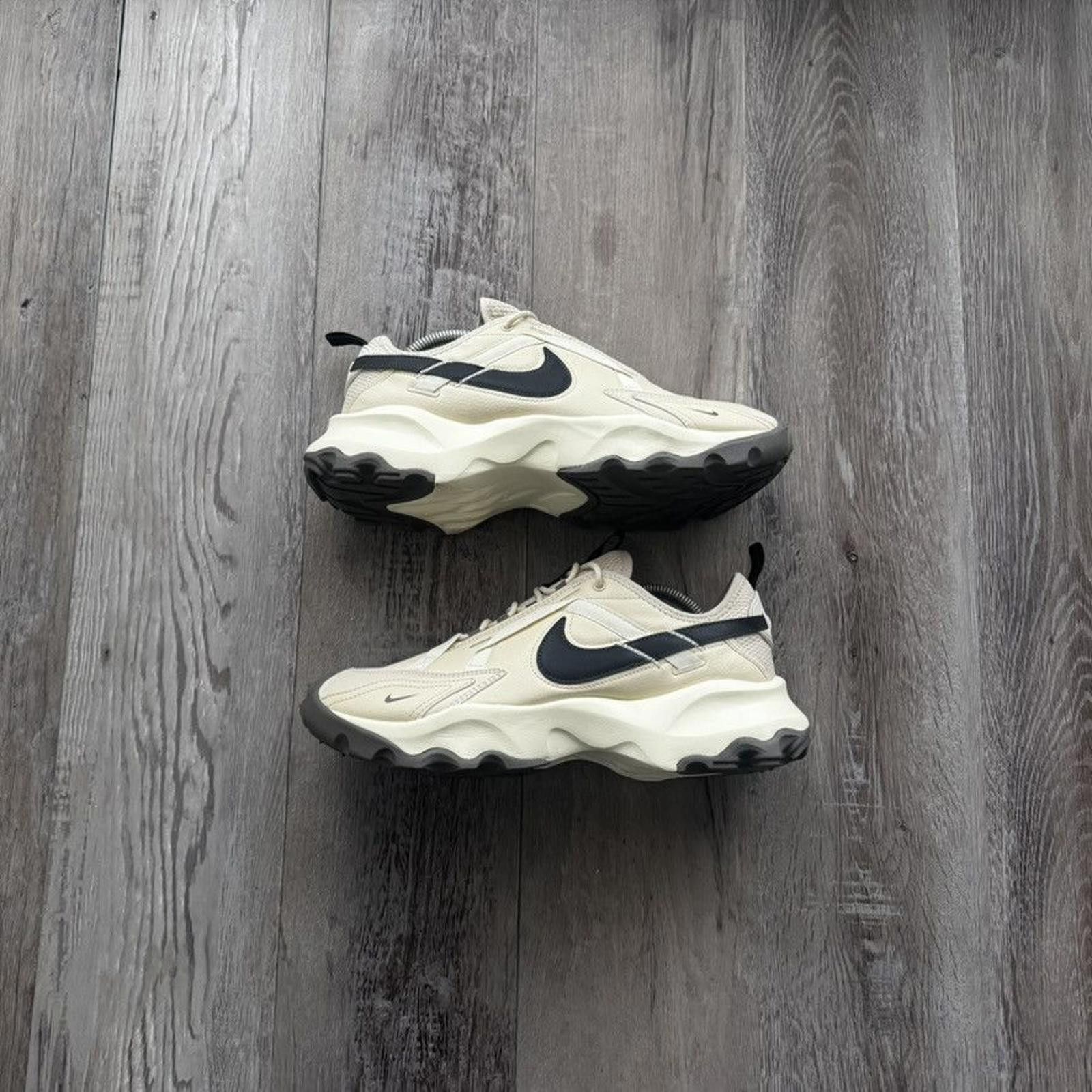 Nike NIKE • C 7900 "Beach Cave Stone" (10.5M) Size US 10.5 / EU 43-44 - 1 Thumbnail