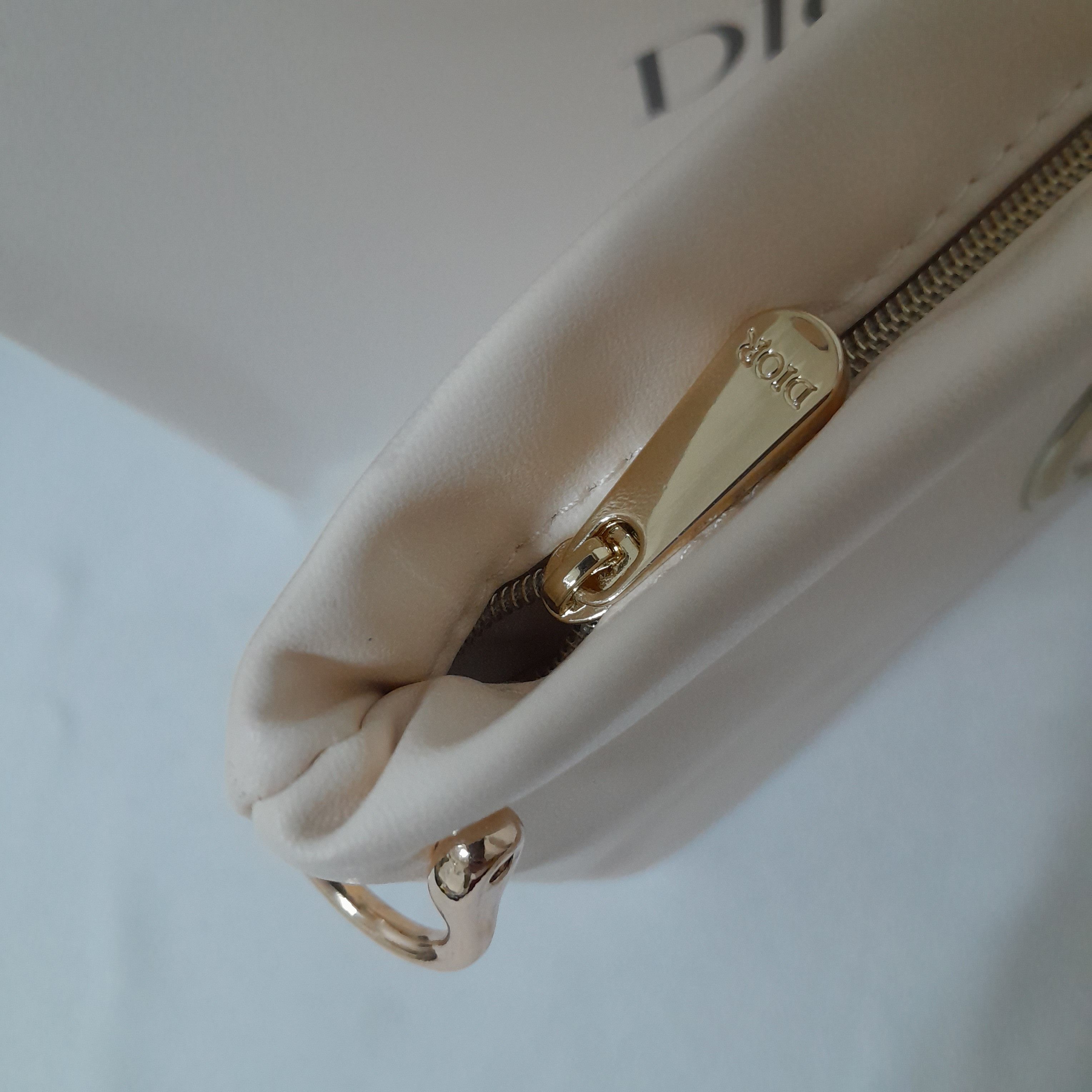 Dior Dior Soft Leather Make-Up Bag in Beige Size ONE SIZE - 4 Thumbnail