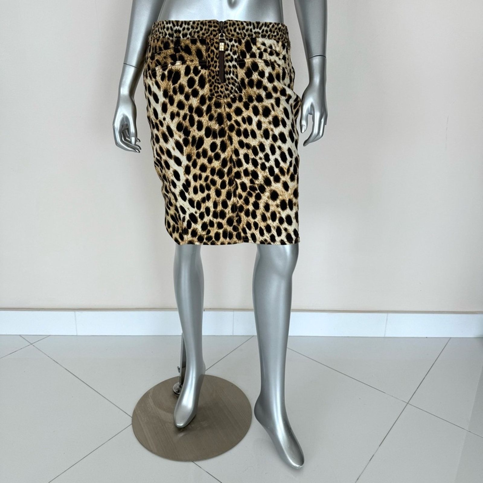 Just Cavalli Just Cavalli leopard print skirt size 42IT or 6US Authentic Size 28" / US 6 / IT 42 - 1 Thumbnail