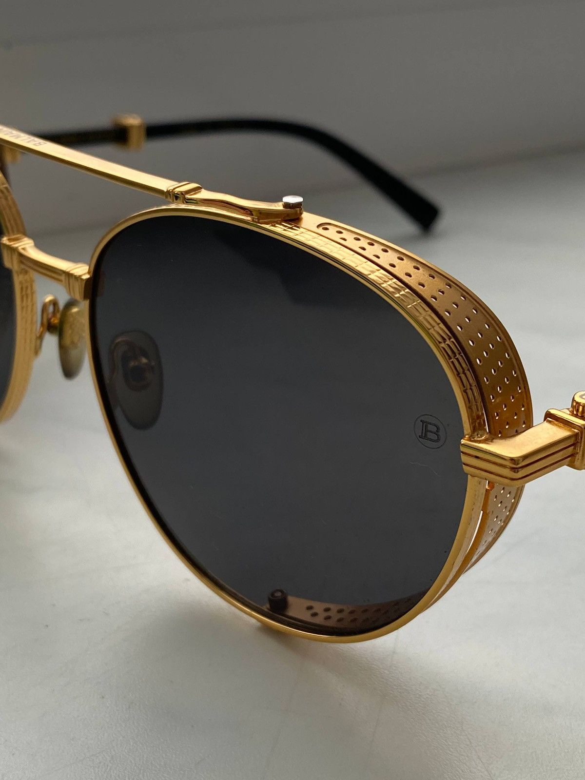 Balmain Vintage Balmain Brigade I Black / Gold Sunglasses Size ONE SIZE - 7 Thumbnail