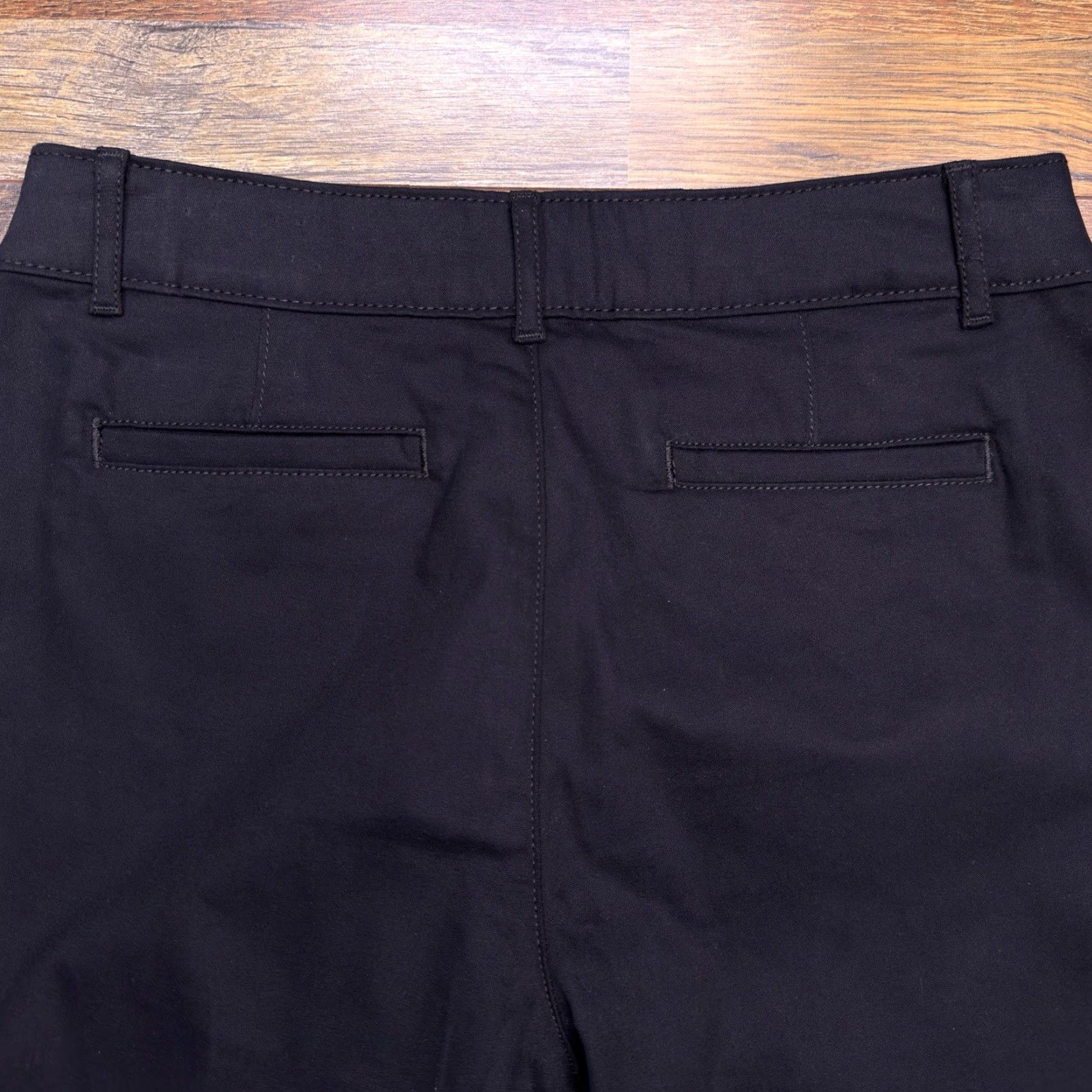 Vintage **St. John's Bay Women's Black Capri Pants Mid Rise Stretch** User: St. John's Bay Women's Black Capri Pants Mid Rise Stretch Size ONE SIZE - 6 Thumbnail