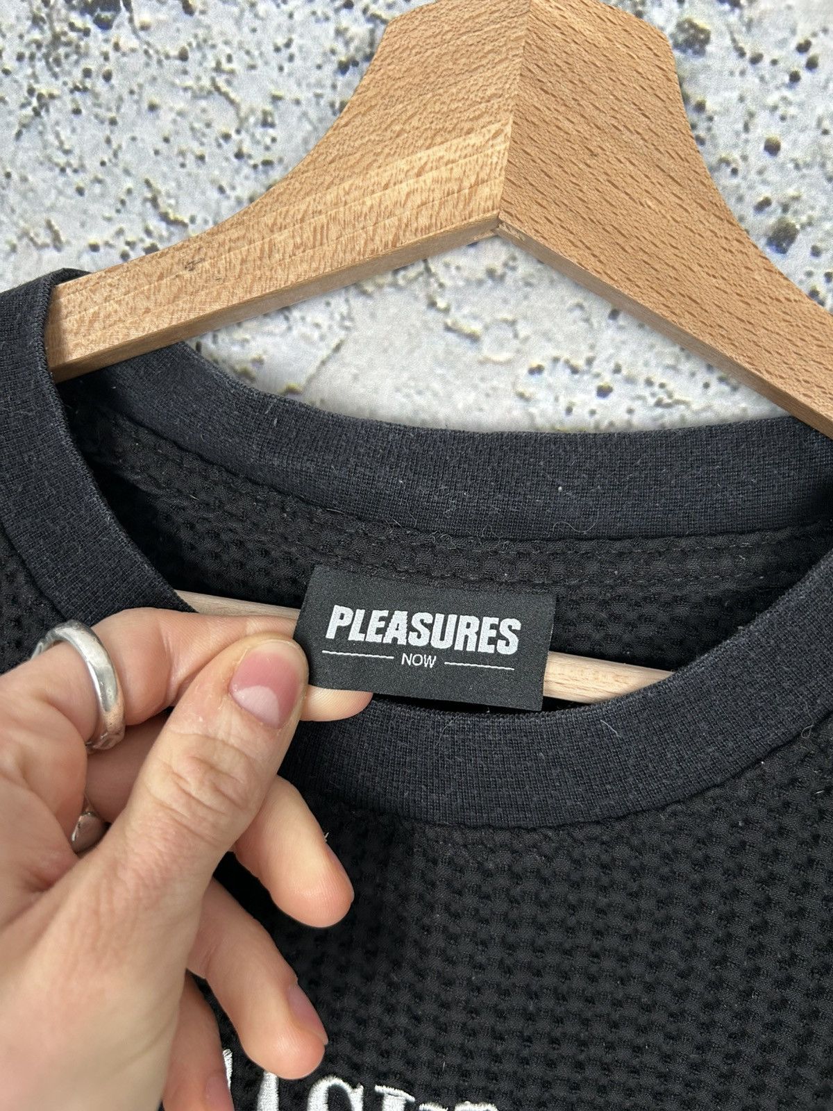Pleasures Pleasures Now Embroidered Logo Waffle Tee Streetwear Hype Size US L / EU 52-54 / 3 - 5 Thumbnail