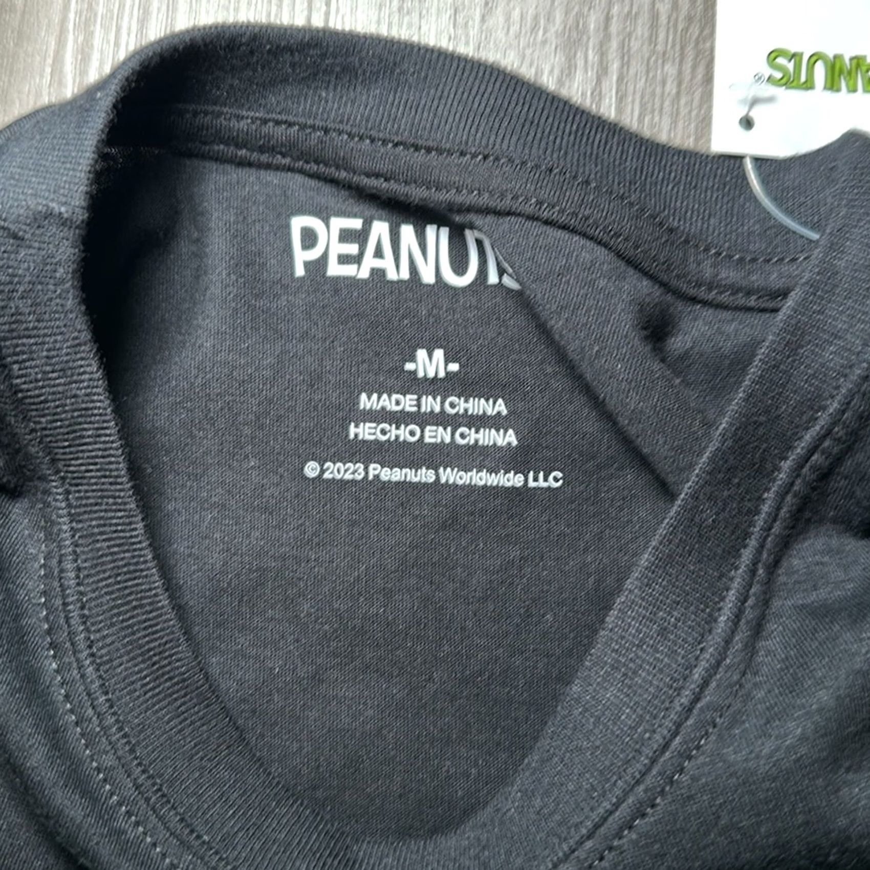 Peanuts Peanuts Snoopy The Vampire Protect Your Neck Creepin’ Around Tee M Men Black Medium Size US M / EU 48-50 / 2 - 6 Thumbnail