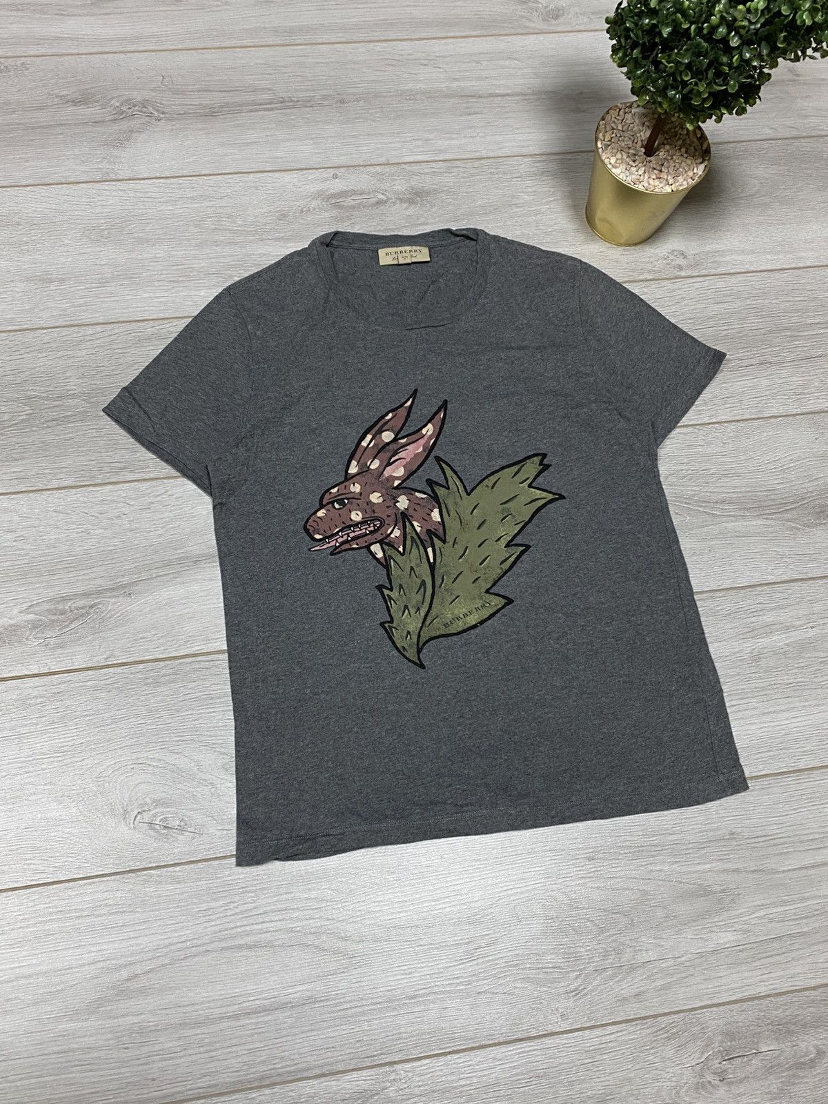 Burberry Burberry London England Fox like Naruto monster Nine-tailed Size US M / EU 48-50 / 2 - 3 Thumbnail