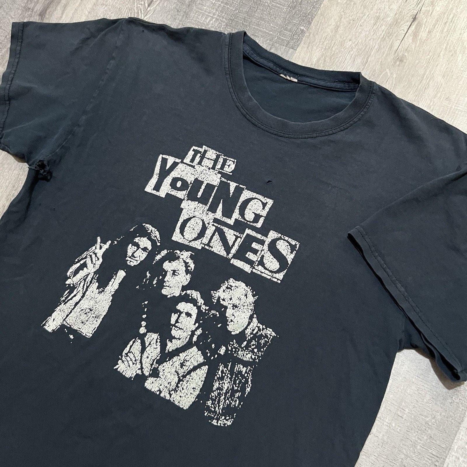 Vintage VTG The Young Ones Shirt Distressed English Sitcom TV Show L Size US L / EU 52-54 / 3 - 2 Thumbnail