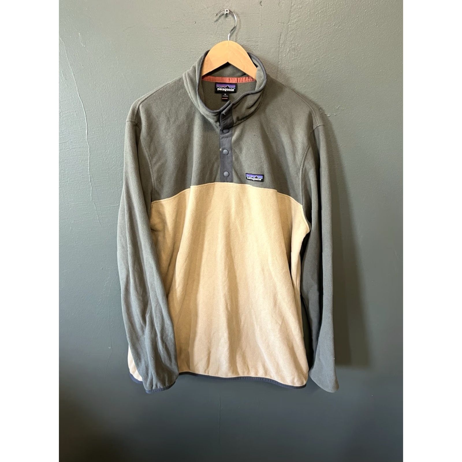 Patagonia Patagonia Mens Sweater Pullover Mock Neck Fleece Sweatshirt 26165 Tan Green Lightweight Regular Size XL Size US XL / EU 56 / 4 - 2 Thumbnail