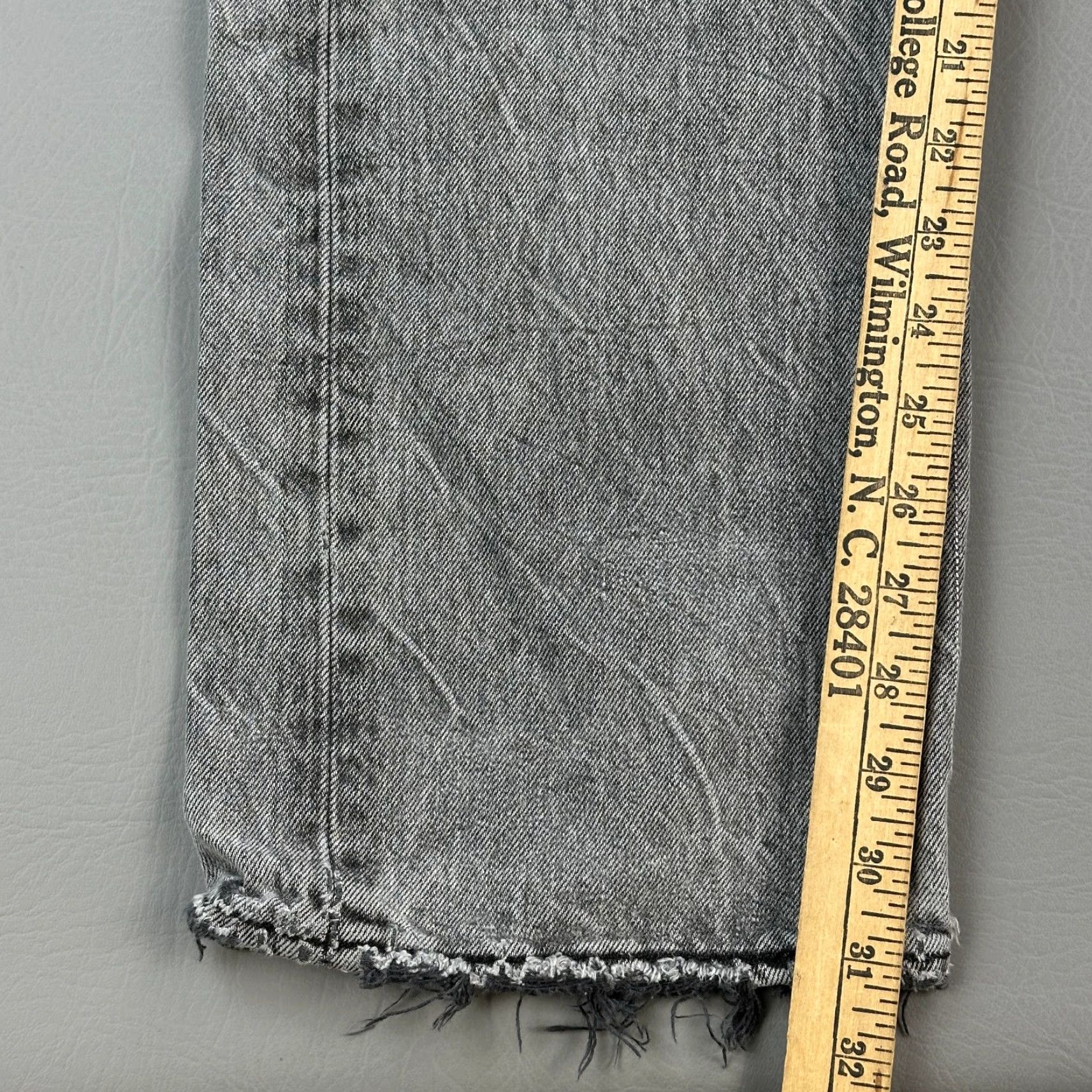 Levi's VINTAGE Levi's 501 Jeans Mens 36x32 Acid Wash Original Fit Distressed Button Fly Size US 36 / EU 52 - 3 Thumbnail