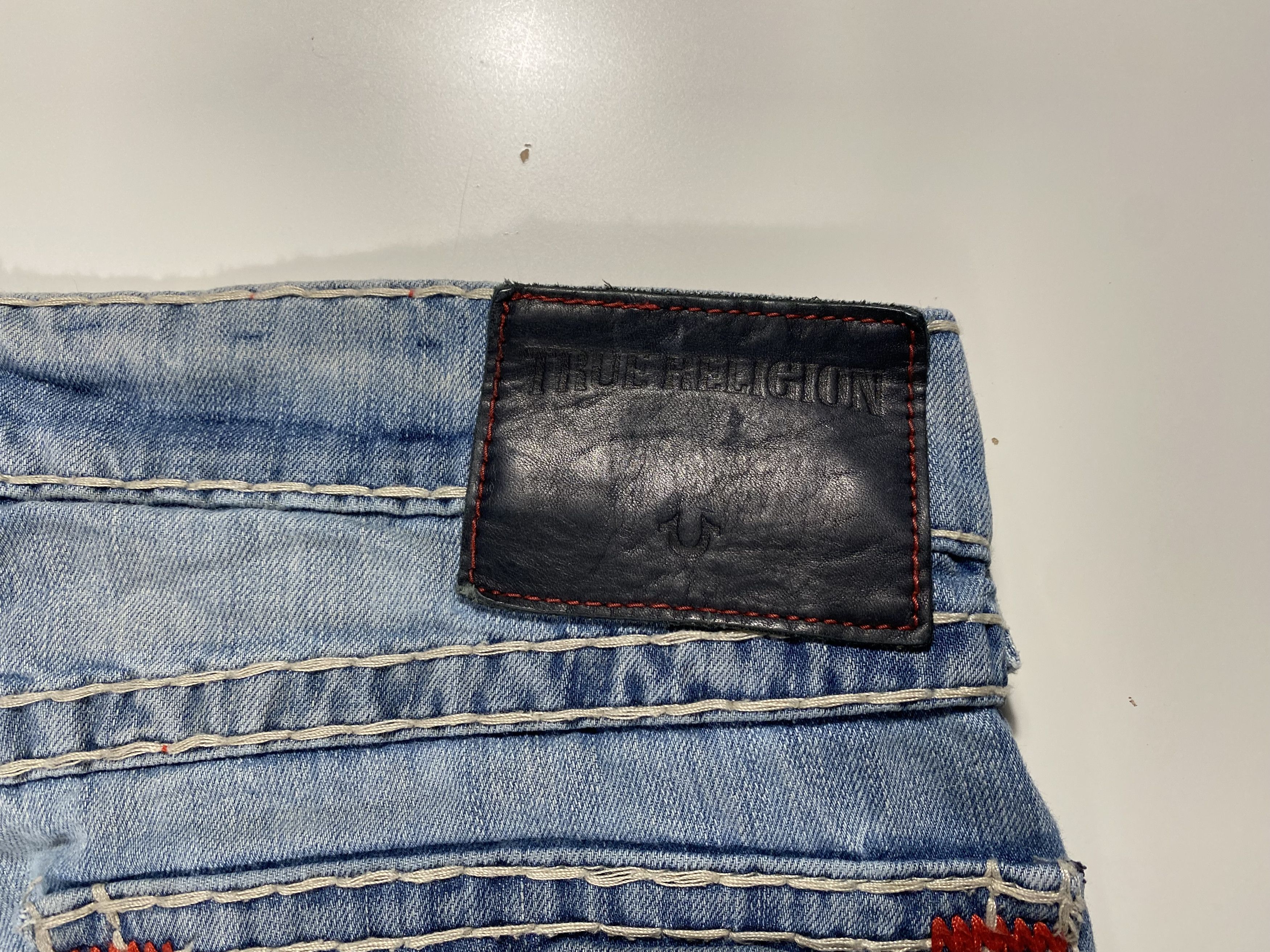 True Religion True Religion Ricky w/ Flaps Red Stitch Relaxed Jeans 38x32 Size US 38 / EU 54 - 11 Thumbnail