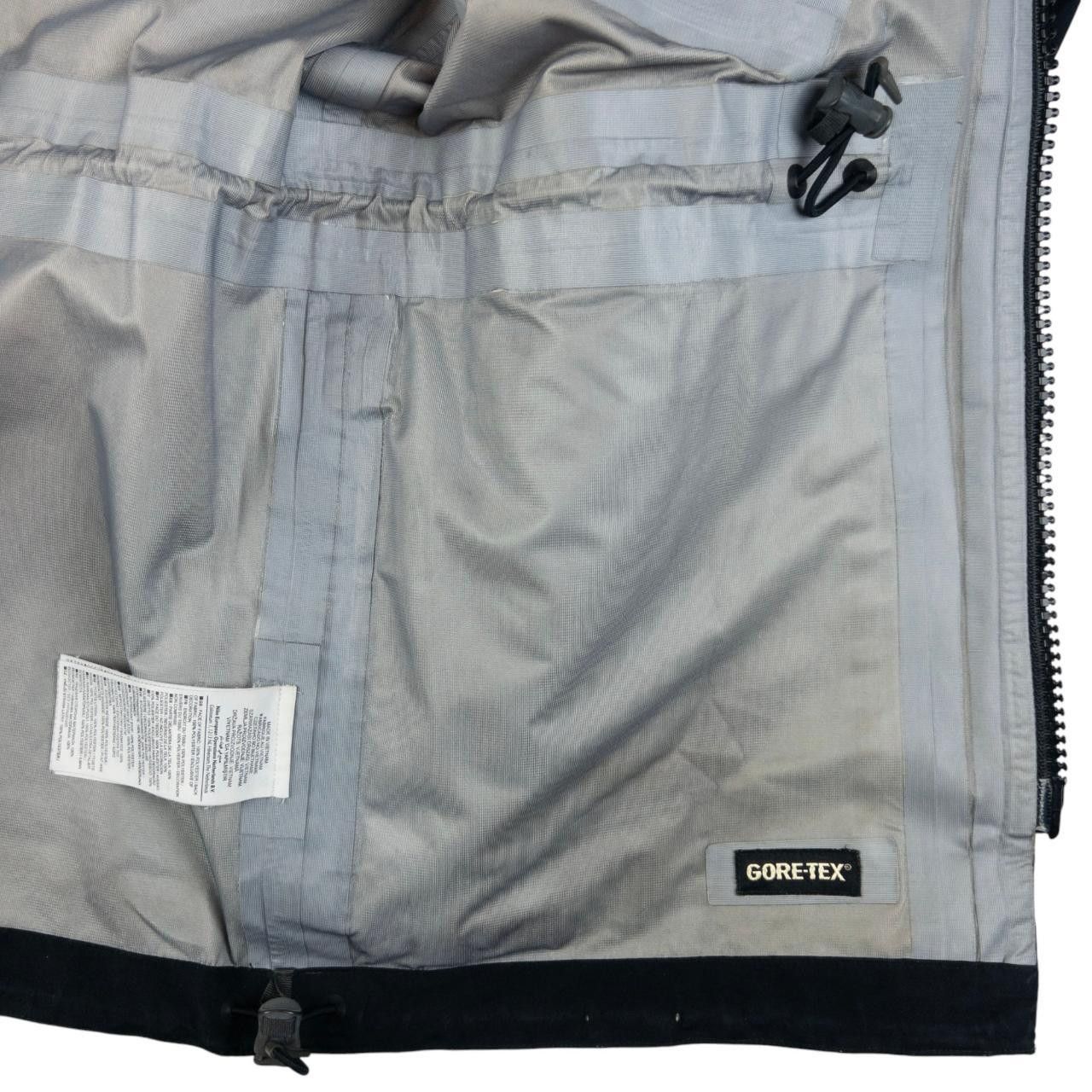 Nike ACG Vintage Nike ACG Goretex Multi Pocket Jacket Size M Size US M / EU 48-50 / 2 - 8 Thumbnail