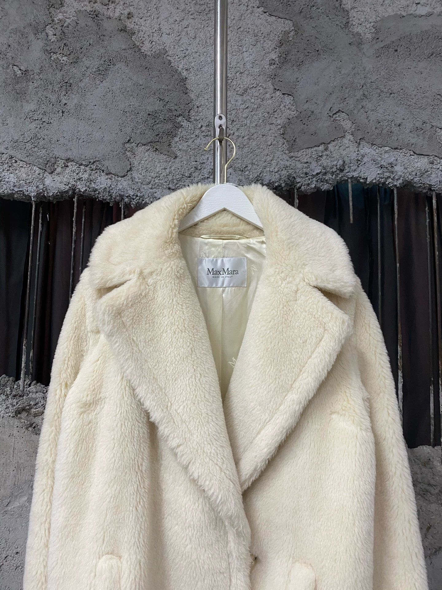 Max Mara MaxMara White Short Teddy Coat Size S / US 4 / IT 40 - 3 Thumbnail