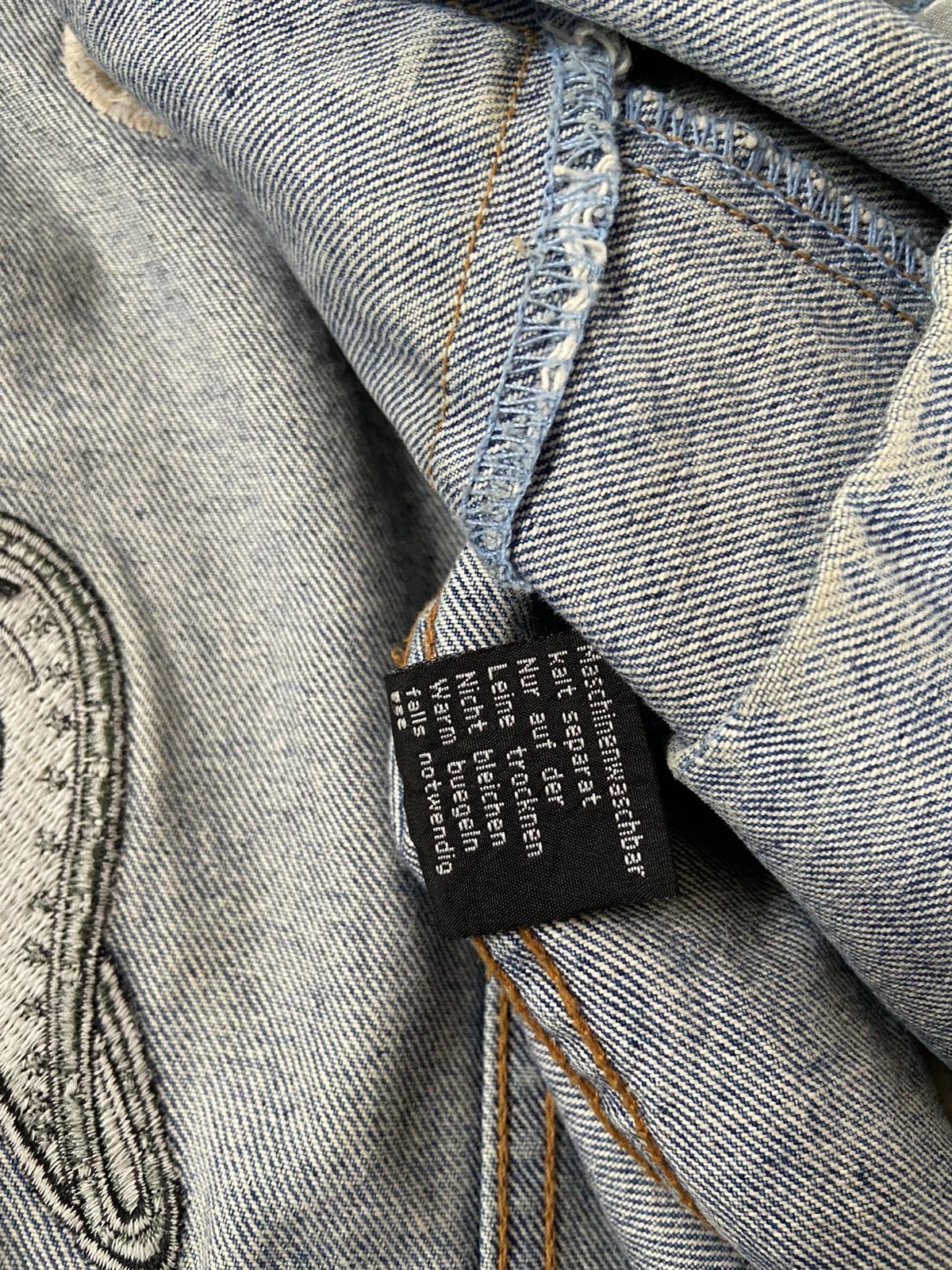 Vintage × Warner Bros Vintage Warner Brothers Denim Bombers jacket Tasmania Devil Size US L / EU 52-54 / 3 - 11 Thumbnail
