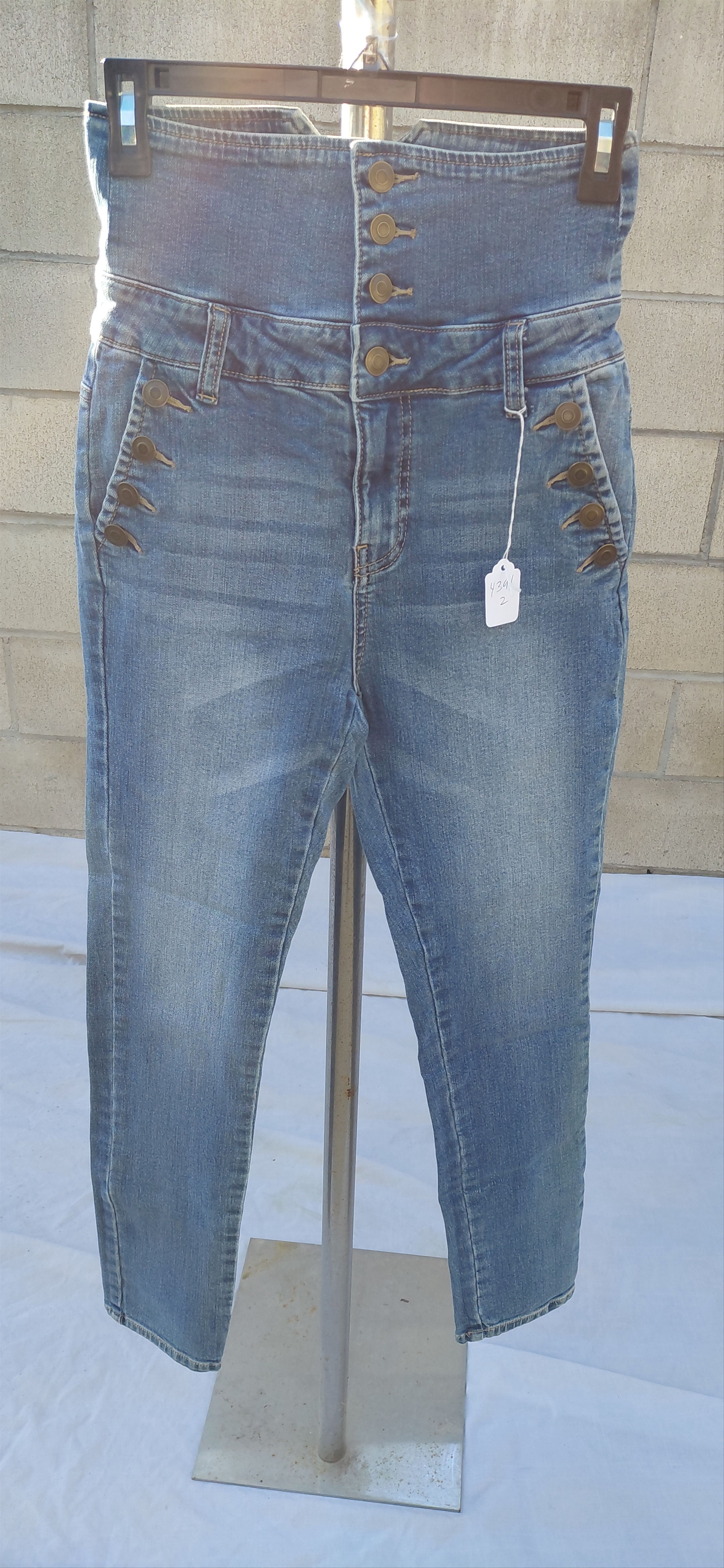Forever 21 43912.......Forever21 Skinny Jeans Size Medium Size 26" / US 2 / IT 38 - 1 Thumbnail