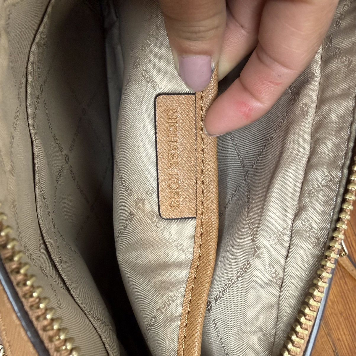 Michael Kors Michael Kors Jet Set Large Logo Crossbody Bag Purse Vanilla Size ONE SIZE - 9 Thumbnail