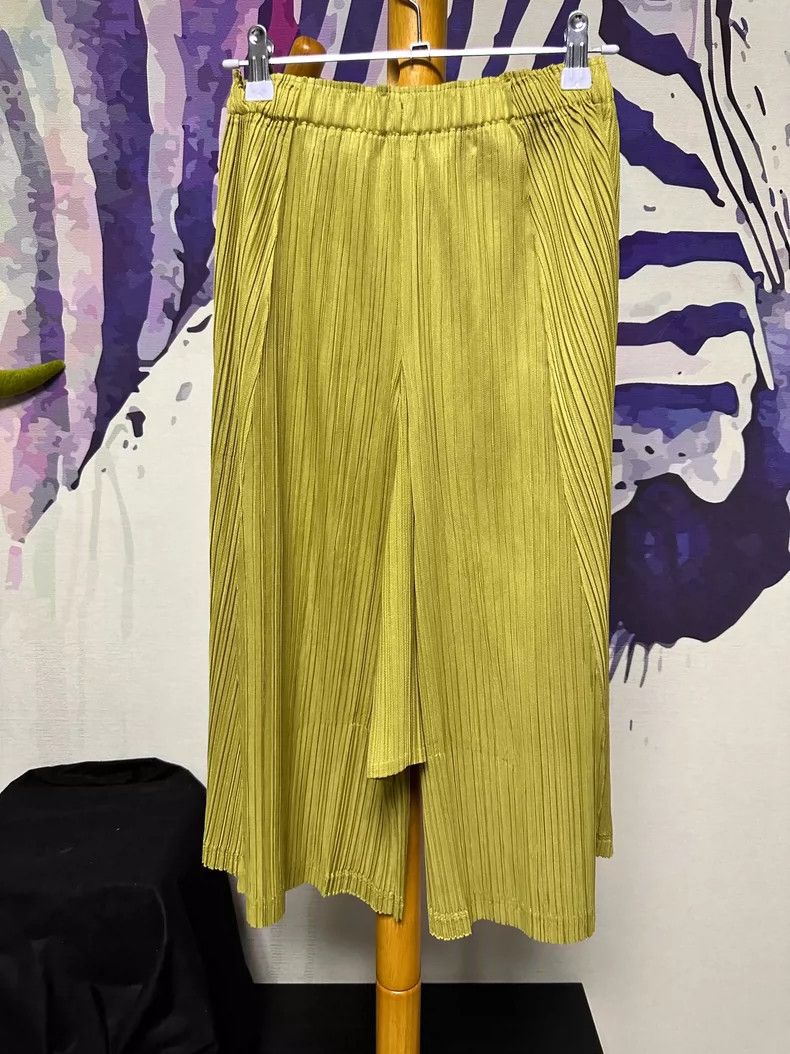 Issey Miyake issey miyake size:1 Light yellow three-quarter pleated pan Size 42" / US 20 - 2 Thumbnail