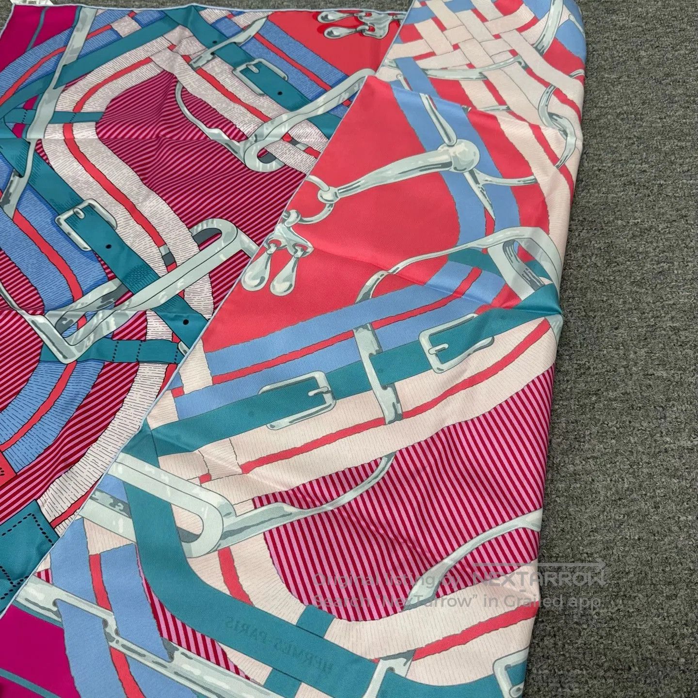 Hermes Hermes Horseshoes and the armature; a silk square scarf| Size ONE SIZE - 4 Thumbnail