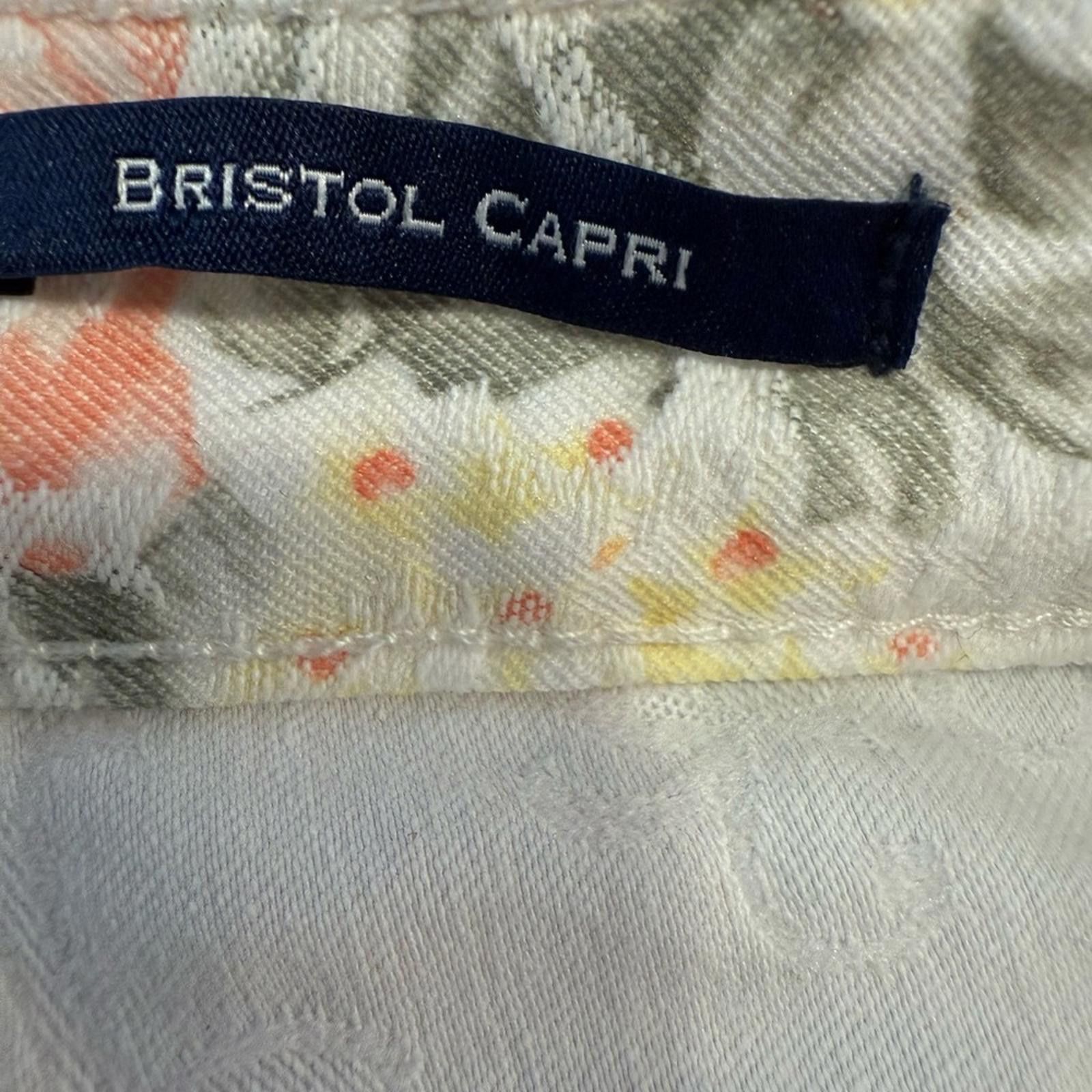 Charter Club Charter Club Bristol Cream floral cropped jeans SZ 10 petite Size 32" / US 10 / IT 46 - 7 Thumbnail