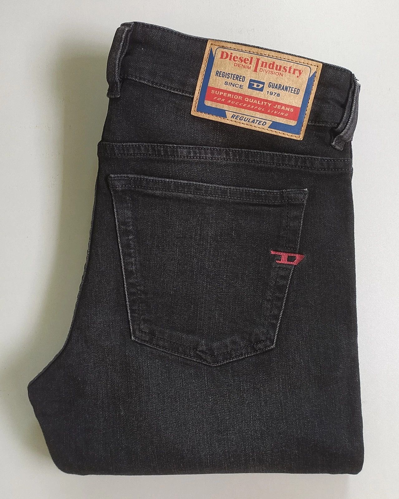 Diesel 1979 SLEENKER L.30 MENS JEANS T/9924