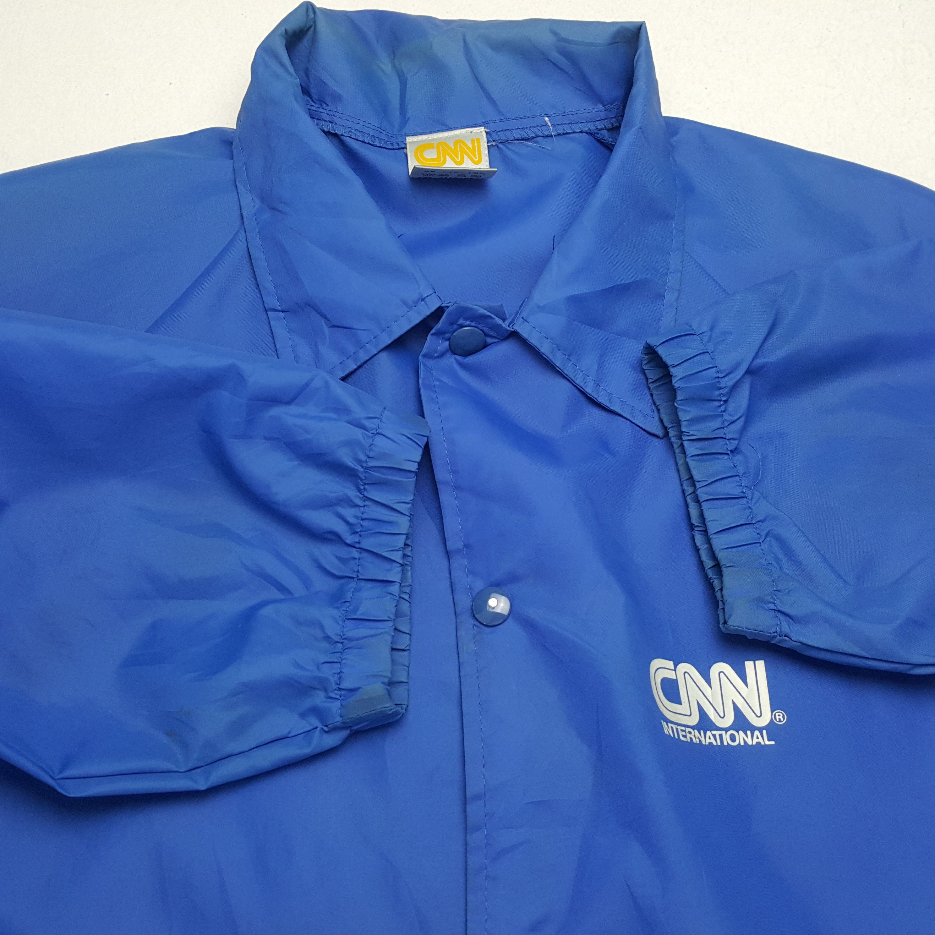 Vintage CNN INTERNATIONAL Big Logo Back Design Windbreaker Jacket Size US L / EU 52-54 / 3 - 8 Thumbnail