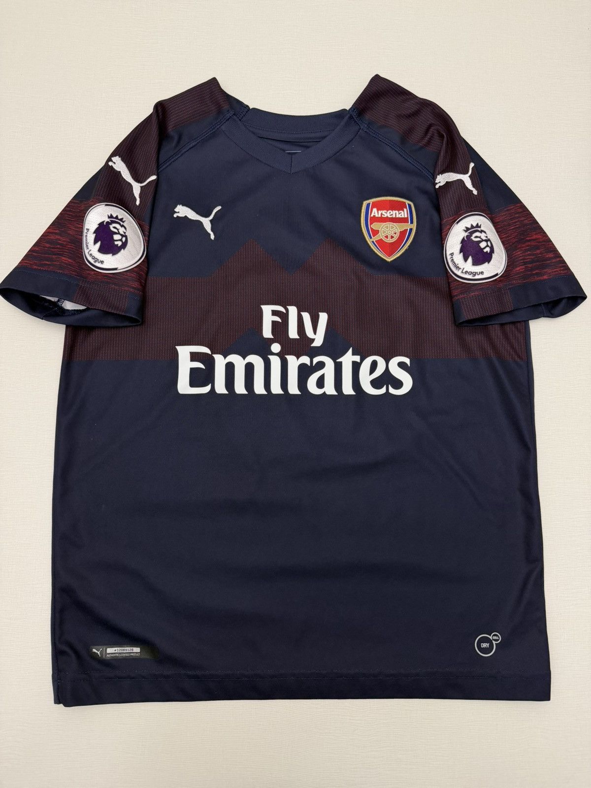 Puma ARSENAL LONDON #10 OZIL AWAY SOCCER JERSEY PUMA YOUTH LARGE Size US XS / EU 42 / 0 - 1 Thumbnail